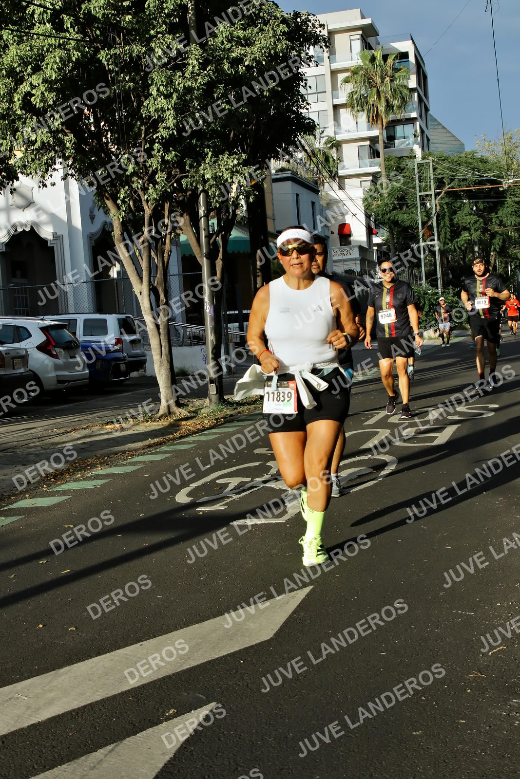 Foto de la X Carrera Leones Negros Red Cola 2026 en Rectoría General de la UdeG, Av. Juárez 976 (meta en Av. Enrique Díaz de León y Pedro Moreno), Guadalajara a las 07:50 · dorsal 11839, 9748