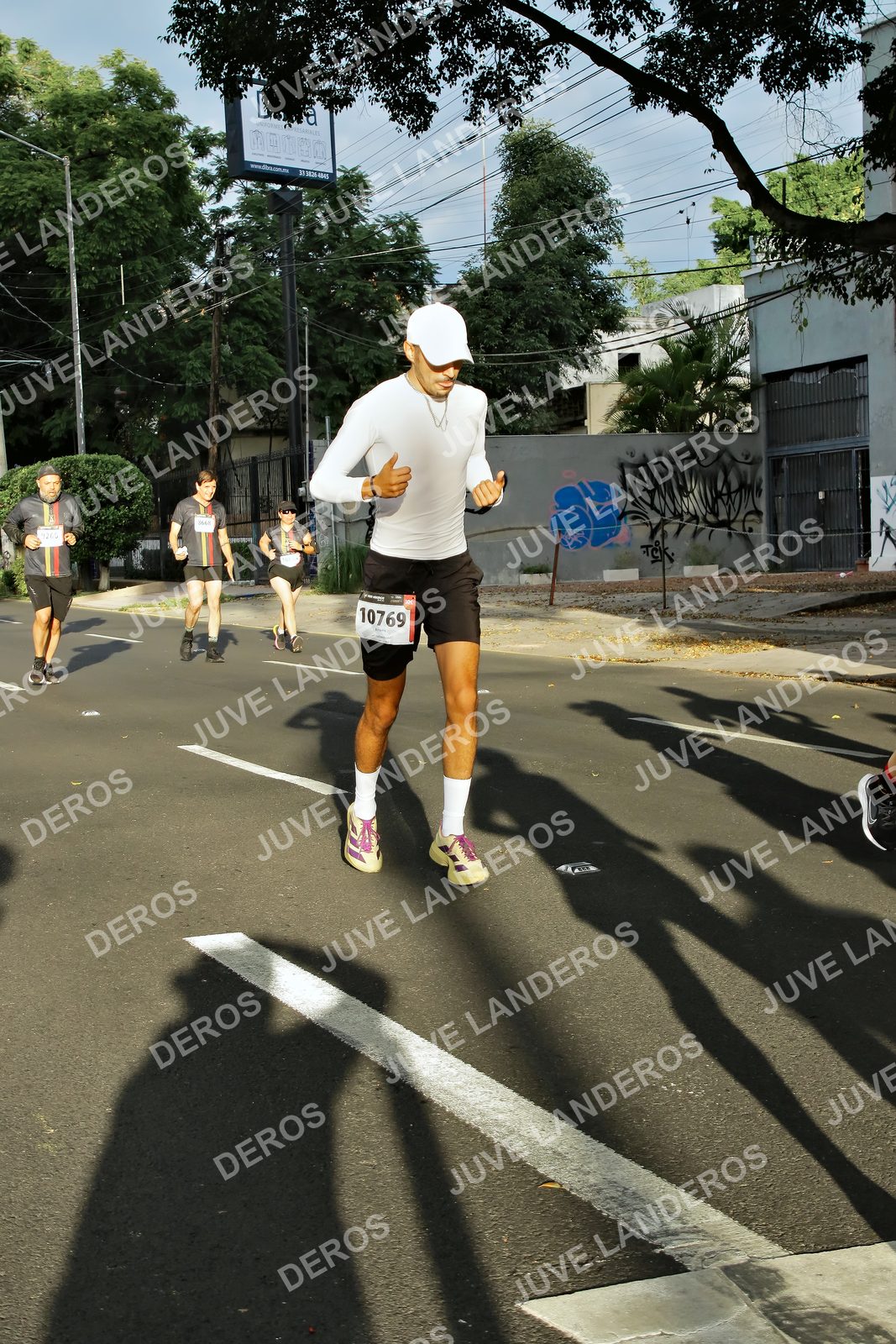 Foto de la X Carrera Leones Negros Red Cola 2026 en Rectoría General de la UdeG, Av. Juárez 976 (meta en Av. Enrique Díaz de León y Pedro Moreno), Guadalajara a las 07:40 · dorsal 10769