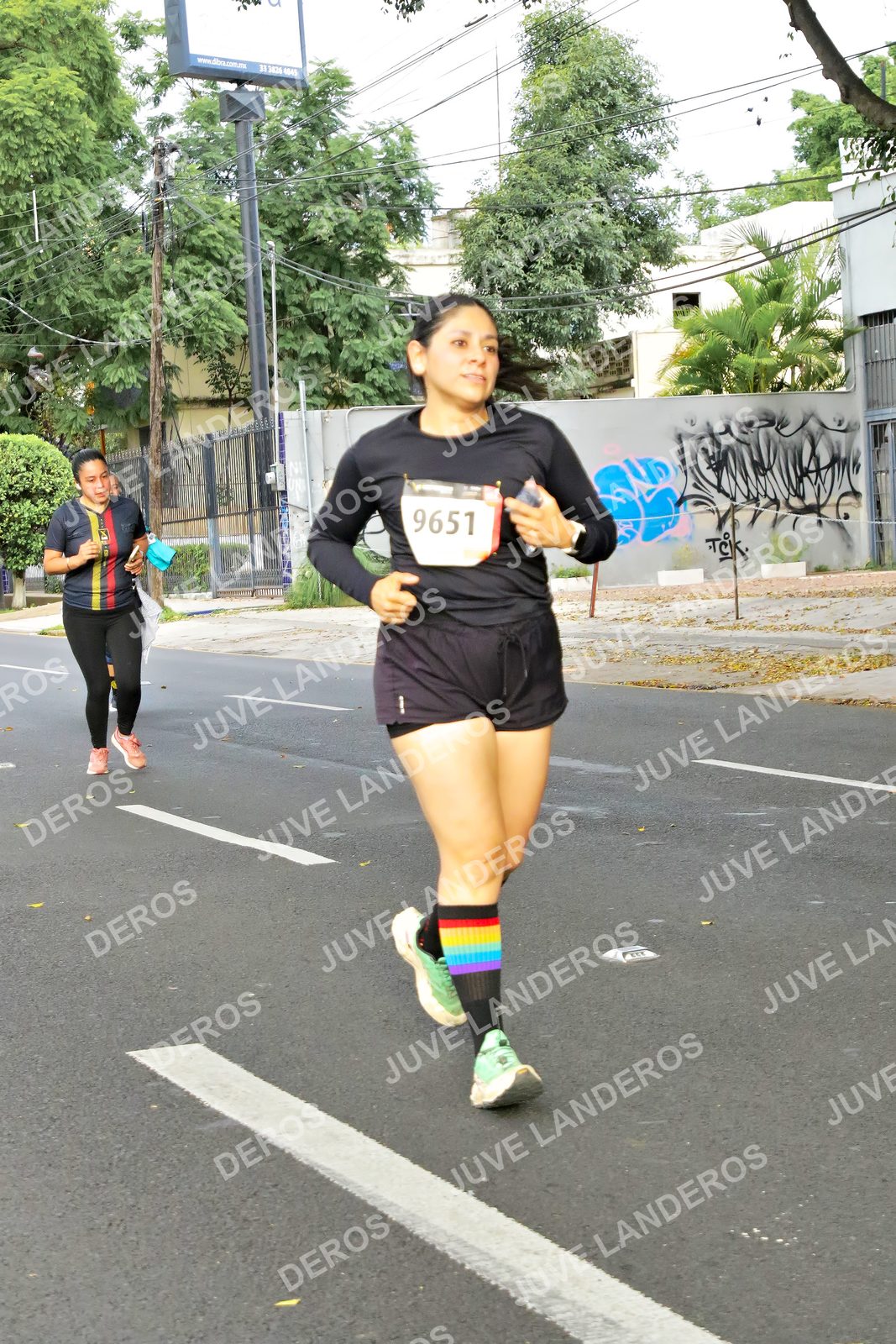 Foto de la X Carrera Leones Negros Red Cola 2026 en Rectoría General de la UdeG, Av. Juárez 976 (meta en Av. Enrique Díaz de León y Pedro Moreno), Guadalajara a las 08:15 · dorsal 9651