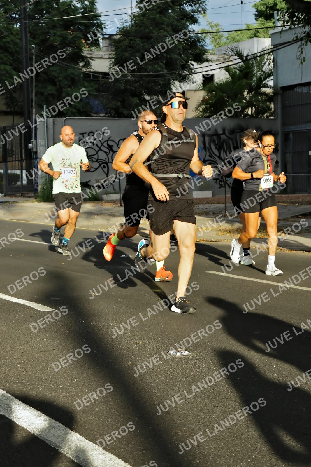 Foto de la X Carrera Leones Negros Red Cola 2026 en Rectoría General de la UdeG, Av. Juárez 976 (meta en Av. Enrique Díaz de León y Pedro Moreno), Guadalajara a las 07:41 · dorsal 9063, 11473