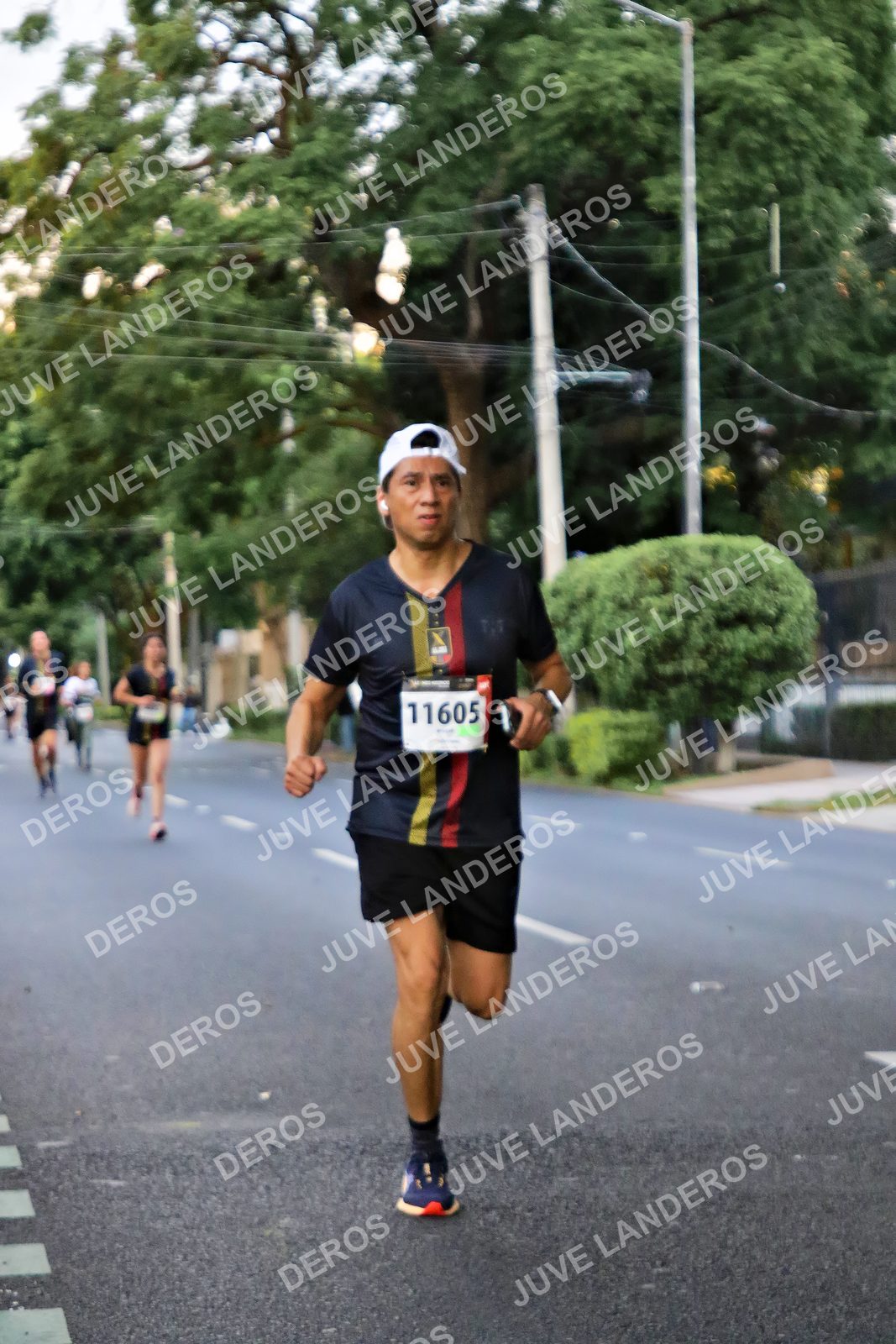 Foto de la X Carrera Leones Negros Red Cola 2026 en Rectoría General de la UdeG, Av. Juárez 976 (meta en Av. Enrique Díaz de León y Pedro Moreno), Guadalajara a las 04:57 · dorsal 11605
