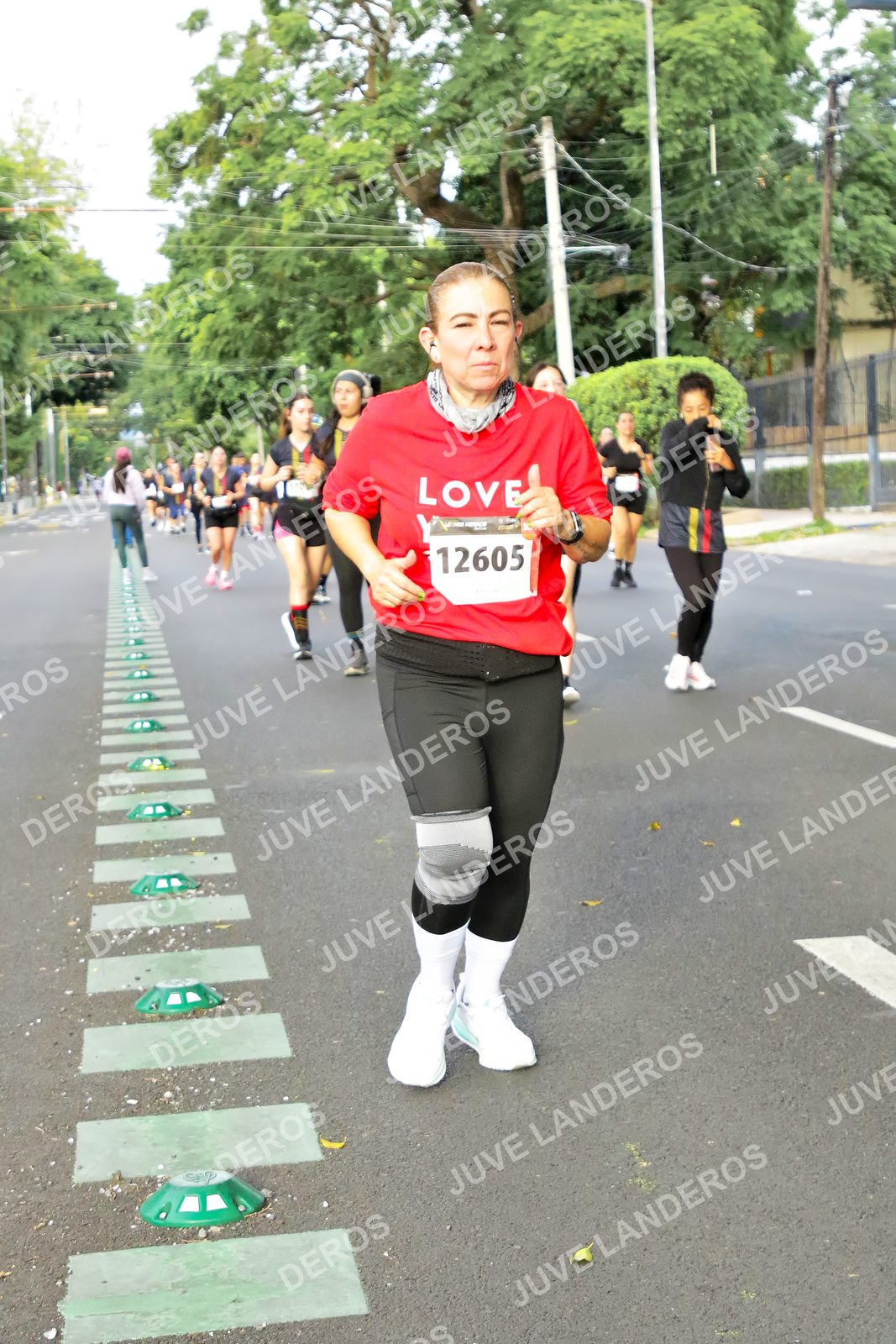 Foto de la X Carrera Leones Negros Red Cola 2026 en Rectoría General de la UdeG, Av. Juárez 976 (meta en Av. Enrique Díaz de León y Pedro Moreno), Guadalajara a las 08:08 · dorsal 12605