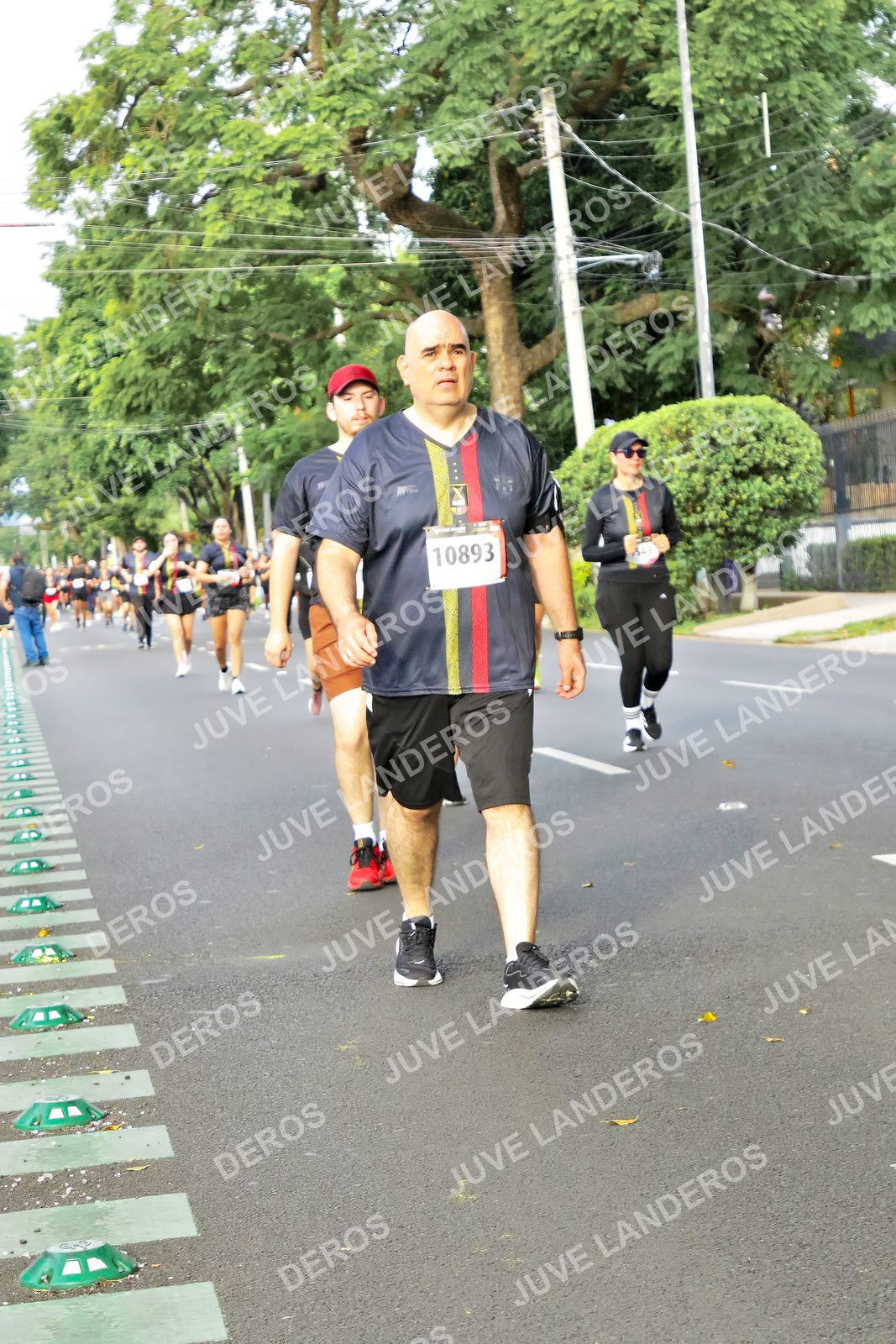 Foto de la X Carrera Leones Negros Red Cola 2026 en Rectoría General de la UdeG, Av. Juárez 976 (meta en Av. Enrique Díaz de León y Pedro Moreno), Guadalajara a las 08:09 · dorsal 10893