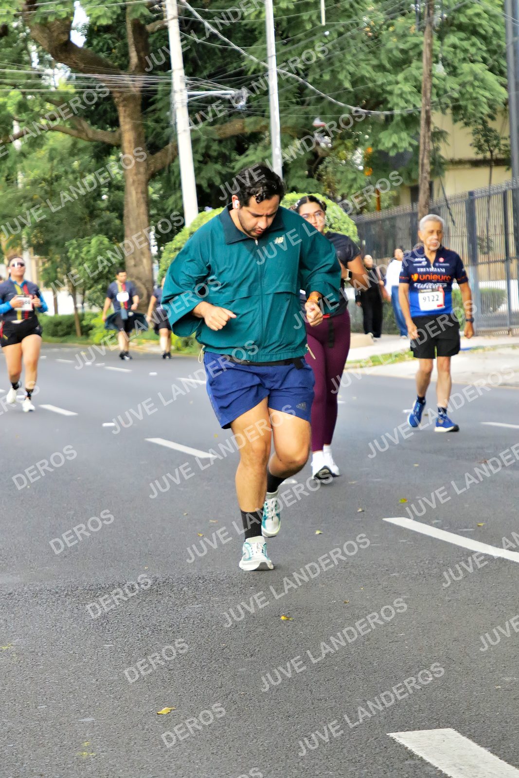Foto de la X Carrera Leones Negros Red Cola 2026 en Rectoría General de la UdeG, Av. Juárez 976 (meta en Av. Enrique Díaz de León y Pedro Moreno), Guadalajara a las 08:20 · dorsal 9122