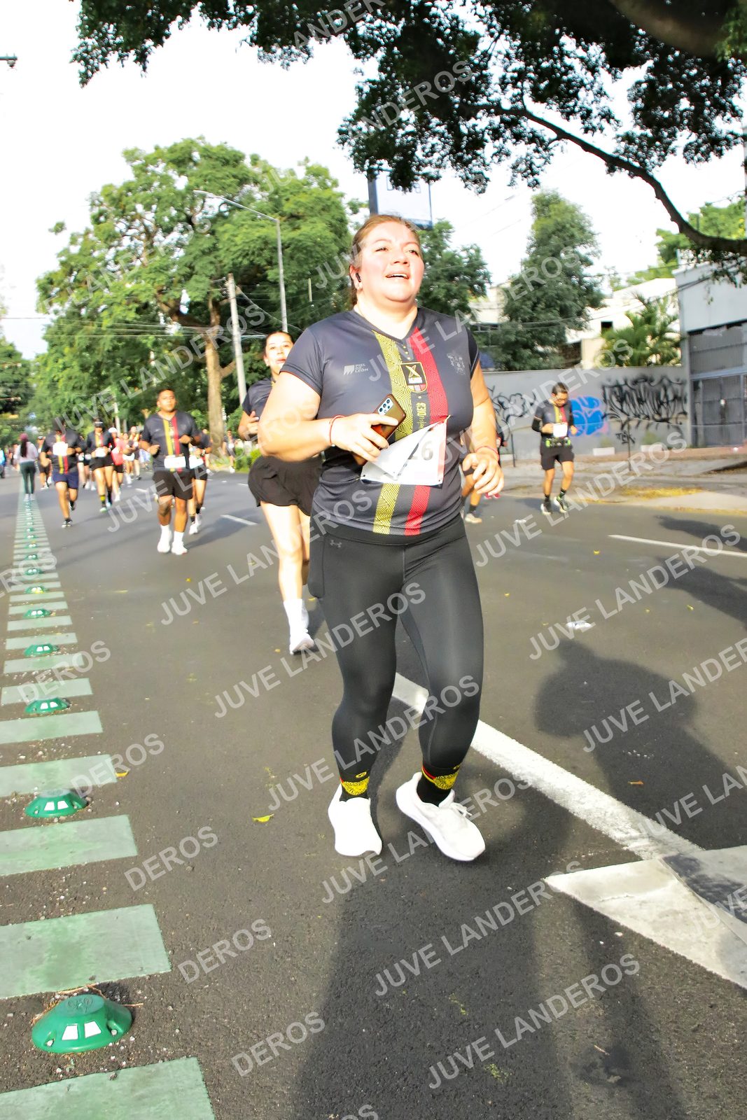 Foto de la X Carrera Leones Negros Red Cola 2026 en Rectoría General de la UdeG, Av. Juárez 976 (meta en Av. Enrique Díaz de León y Pedro Moreno), Guadalajara a las 08:02 · dorsal 26