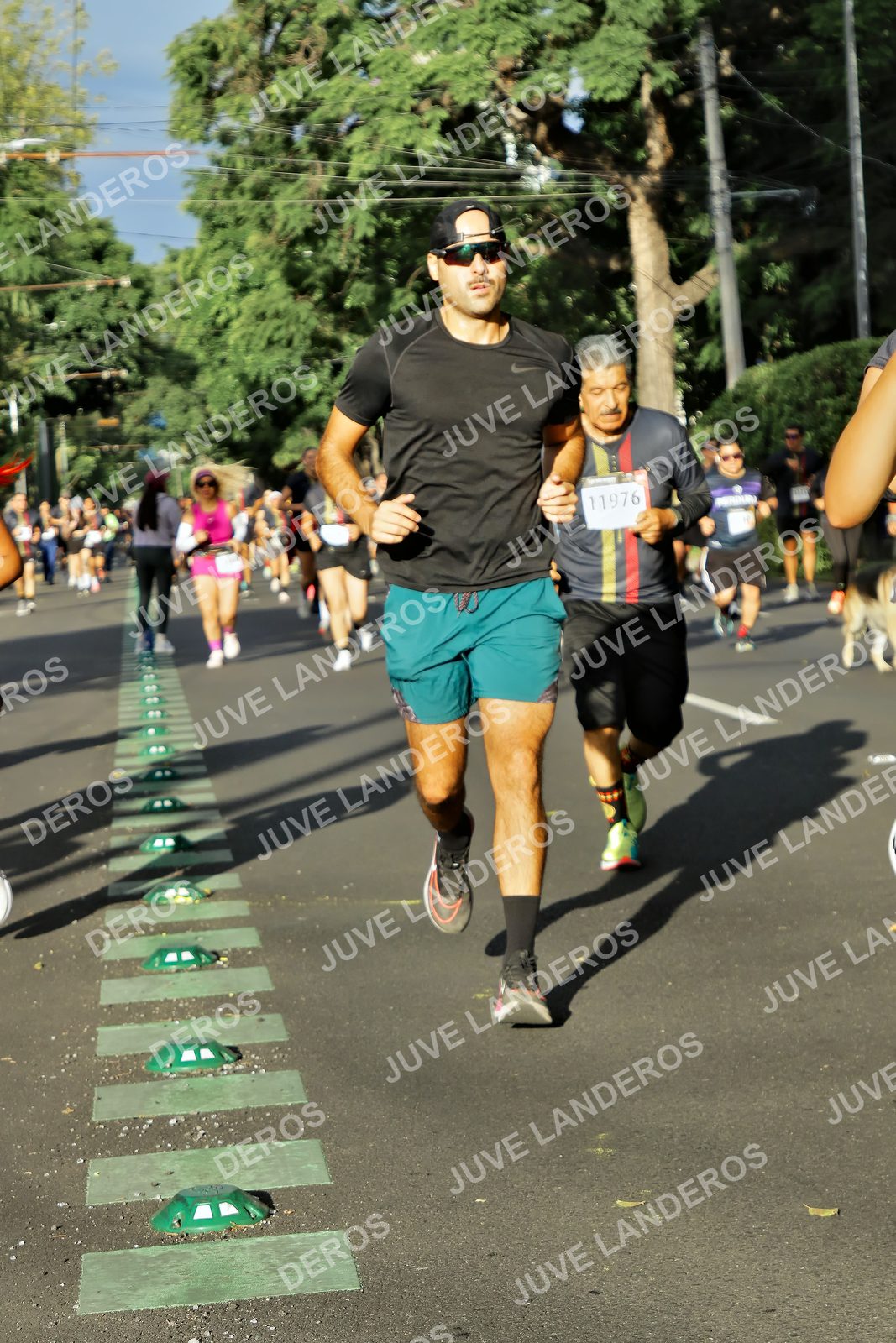 Foto de la X Carrera Leones Negros Red Cola 2026 en Rectoría General de la UdeG, Av. Juárez 976 (meta en Av. Enrique Díaz de León y Pedro Moreno), Guadalajara a las 07:53 · dorsal 11976