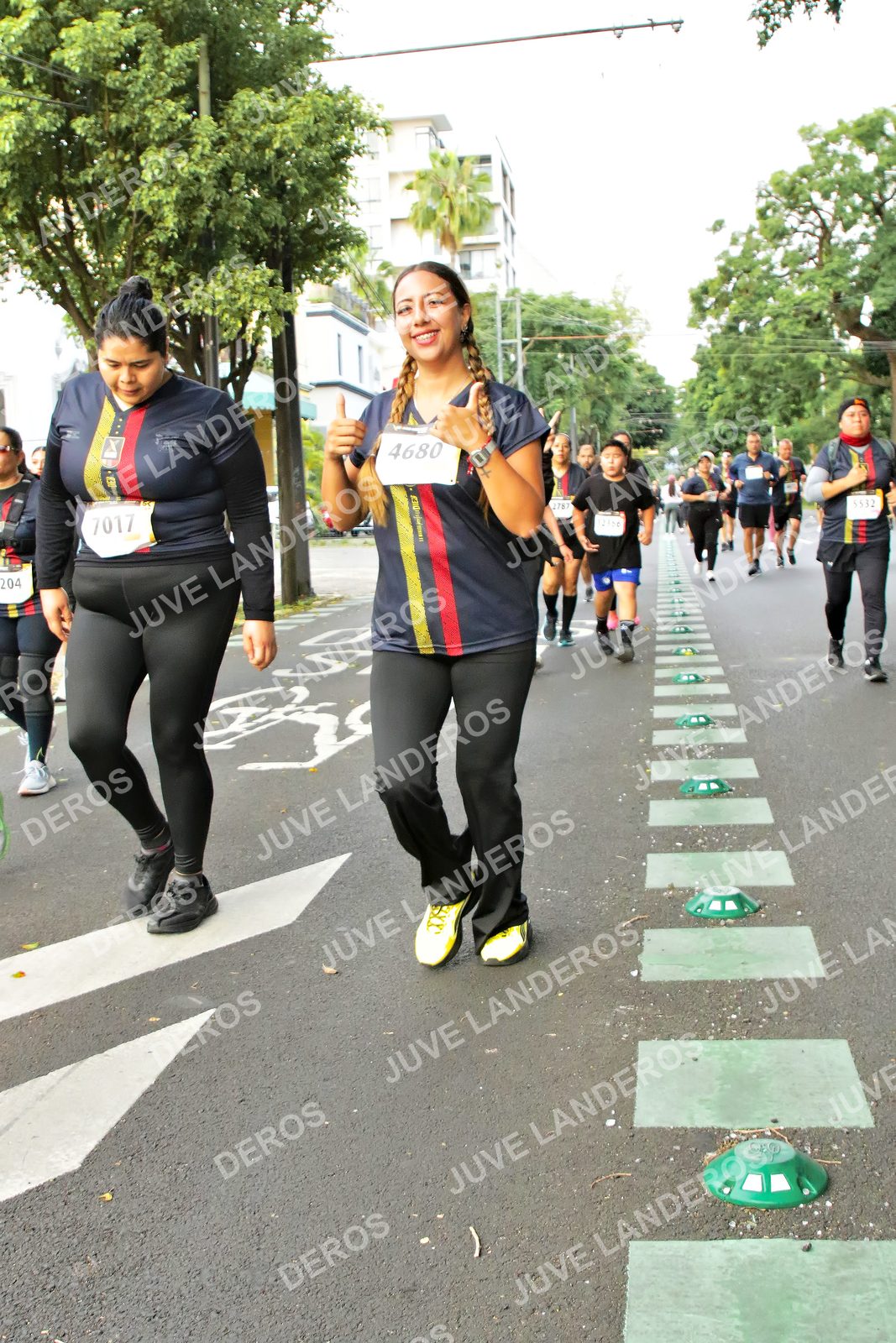 Foto de la X Carrera Leones Negros Red Cola 2026 en Rectoría General de la UdeG, Av. Juárez 976 (meta en Av. Enrique Díaz de León y Pedro Moreno), Guadalajara a las 07:19 · dorsal 4680, 7017, 204, 5532