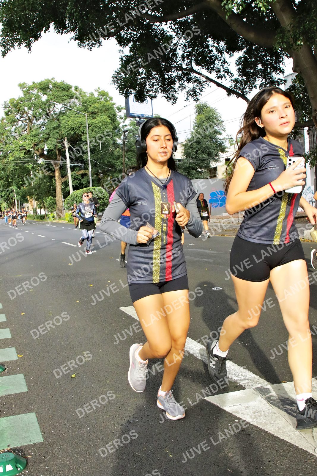 Foto de la X Carrera Leones Negros Red Cola 2026 en Rectoría General de la UdeG, Av. Juárez 976 (meta en Av. Enrique Díaz de León y Pedro Moreno), Guadalajara a las 08:10 · dorsal 9272