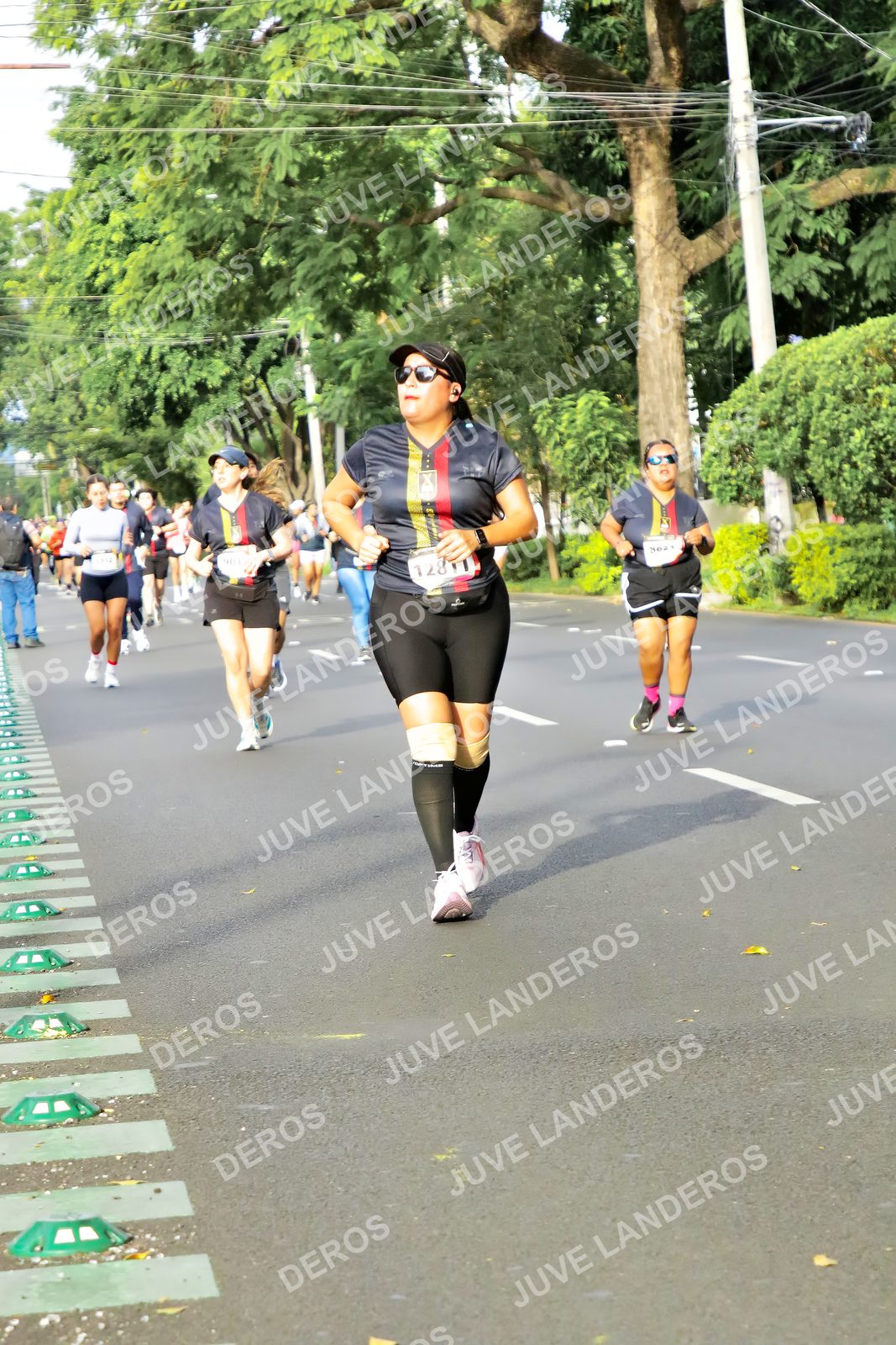 Foto de la X Carrera Leones Negros Red Cola 2026 en Rectoría General de la UdeG, Av. Juárez 976 (meta en Av. Enrique Díaz de León y Pedro Moreno), Guadalajara a las 08:10 · dorsal 128