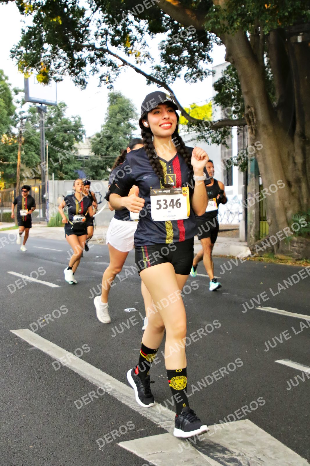 Foto de la X Carrera Leones Negros Red Cola 2026 en Rectoría General de la UdeG, Av. Juárez 976 (meta en Av. Enrique Díaz de León y Pedro Moreno), Guadalajara a las 05:04 · dorsal 5346, 93