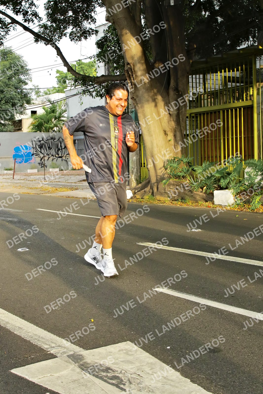 Foto de la X Carrera Leones Negros Red Cola 2026 en Rectoría General de la UdeG, Av. Juárez 976 (meta en Av. Enrique Díaz de León y Pedro Moreno), Guadalajara a las 07:22