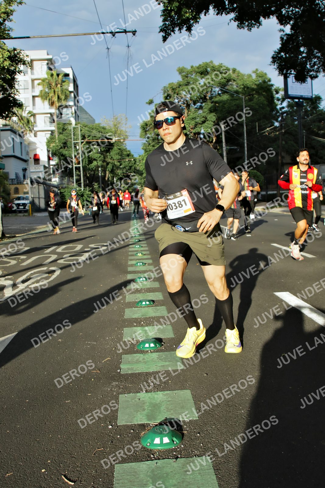 Foto de la X Carrera Leones Negros Red Cola 2026 en Rectoría General de la UdeG, Av. Juárez 976 (meta en Av. Enrique Díaz de León y Pedro Moreno), Guadalajara a las 07:46 · dorsal 381
