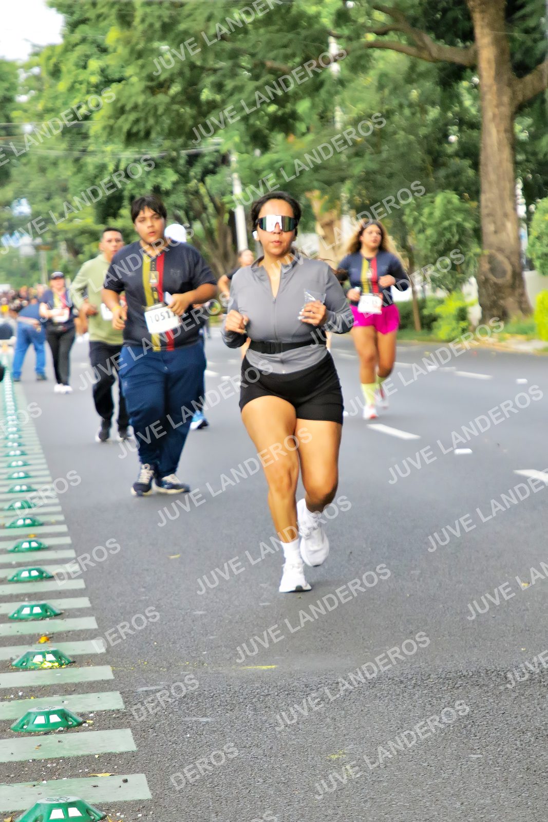 Foto de la X Carrera Leones Negros Red Cola 2026 en Rectoría General de la UdeG, Av. Juárez 976 (meta en Av. Enrique Díaz de León y Pedro Moreno), Guadalajara a las 08:15 · dorsal 1051