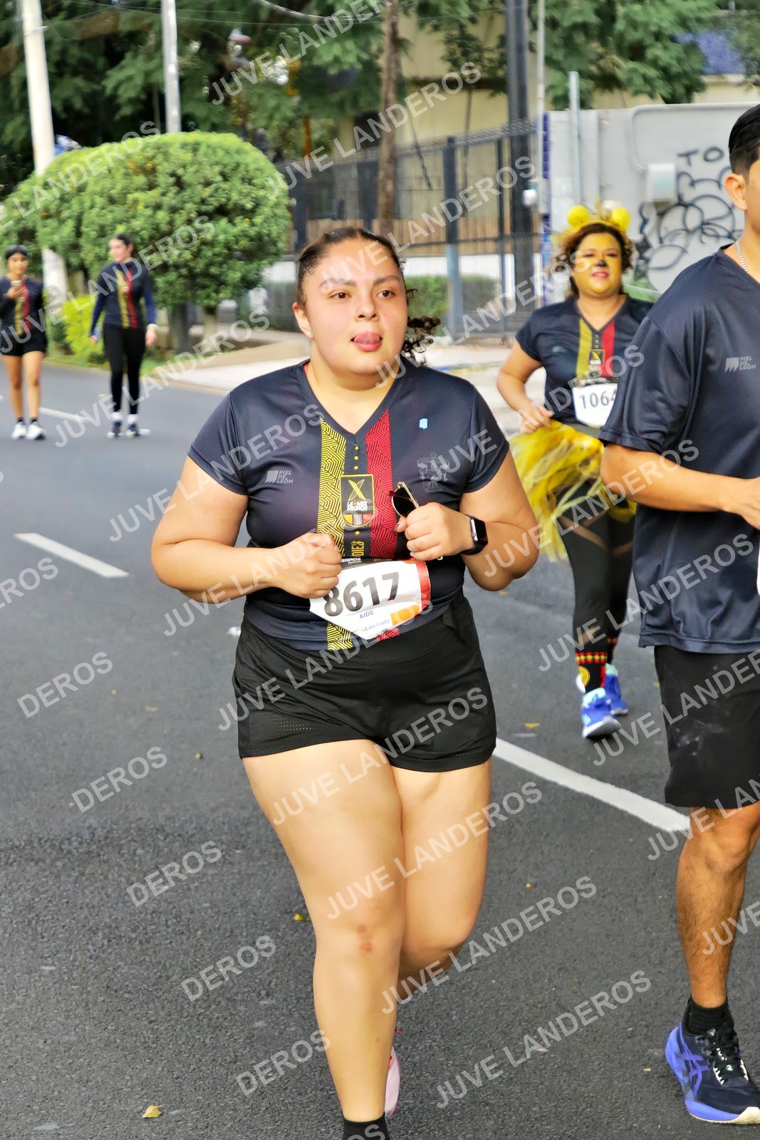 Foto de la X Carrera Leones Negros Red Cola 2026 en Rectoría General de la UdeG, Av. Juárez 976 (meta en Av. Enrique Díaz de León y Pedro Moreno), Guadalajara a las 08:22 · dorsal 8617