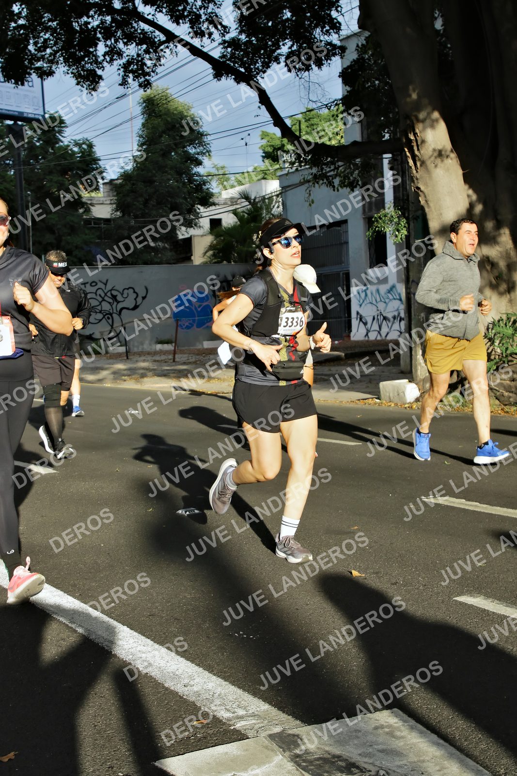 Foto de la X Carrera Leones Negros Red Cola 2026 en Rectoría General de la UdeG, Av. Juárez 976 (meta en Av. Enrique Díaz de León y Pedro Moreno), Guadalajara a las 07:49 · dorsal 3336
