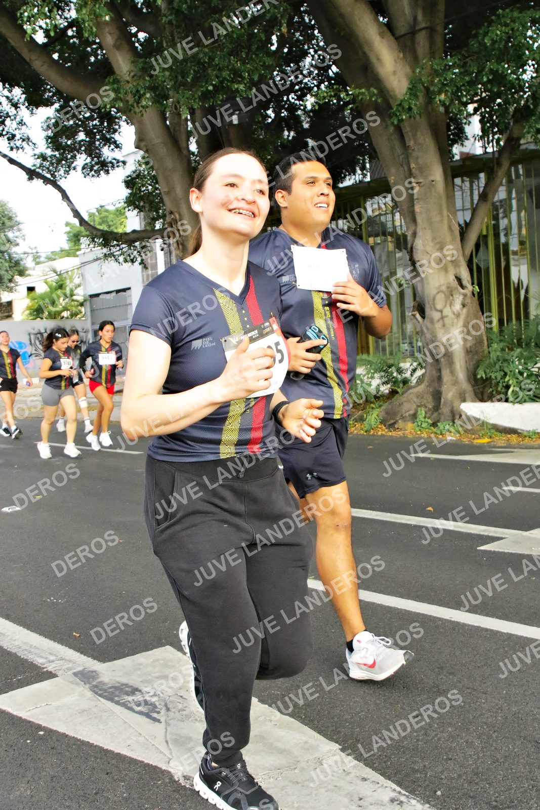 Foto de la X Carrera Leones Negros Red Cola 2026 en Rectoría General de la UdeG, Av. Juárez 976 (meta en Av. Enrique Díaz de León y Pedro Moreno), Guadalajara a las 08:15