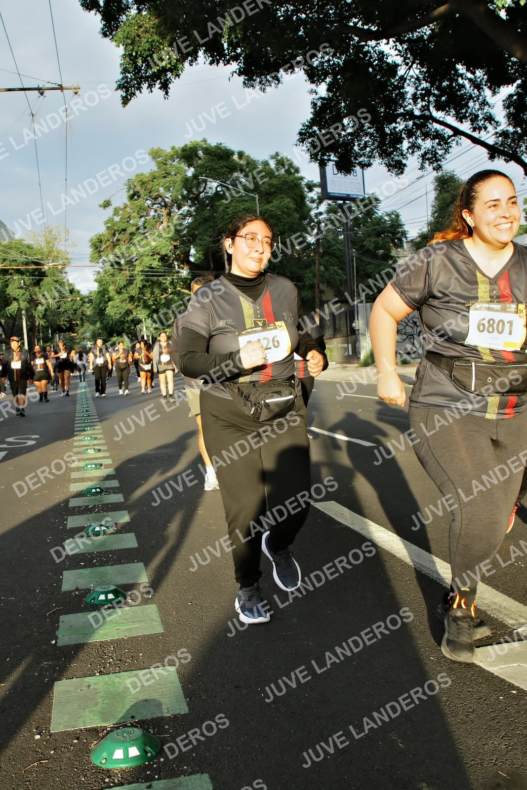 Foto de la X Carrera Leones Negros Red Cola 2026 en Rectoría General de la UdeG, Av. Juárez 976 (meta en Av. Enrique Díaz de León y Pedro Moreno), Guadalajara a las 07:25 · dorsal 6801, 26