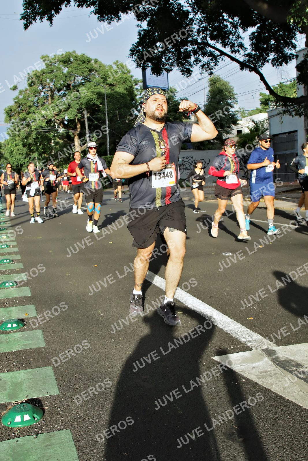 Foto de la X Carrera Leones Negros Red Cola 2026 en Rectoría General de la UdeG, Av. Juárez 976 (meta en Av. Enrique Díaz de León y Pedro Moreno), Guadalajara a las 08:00 · dorsal 13448
