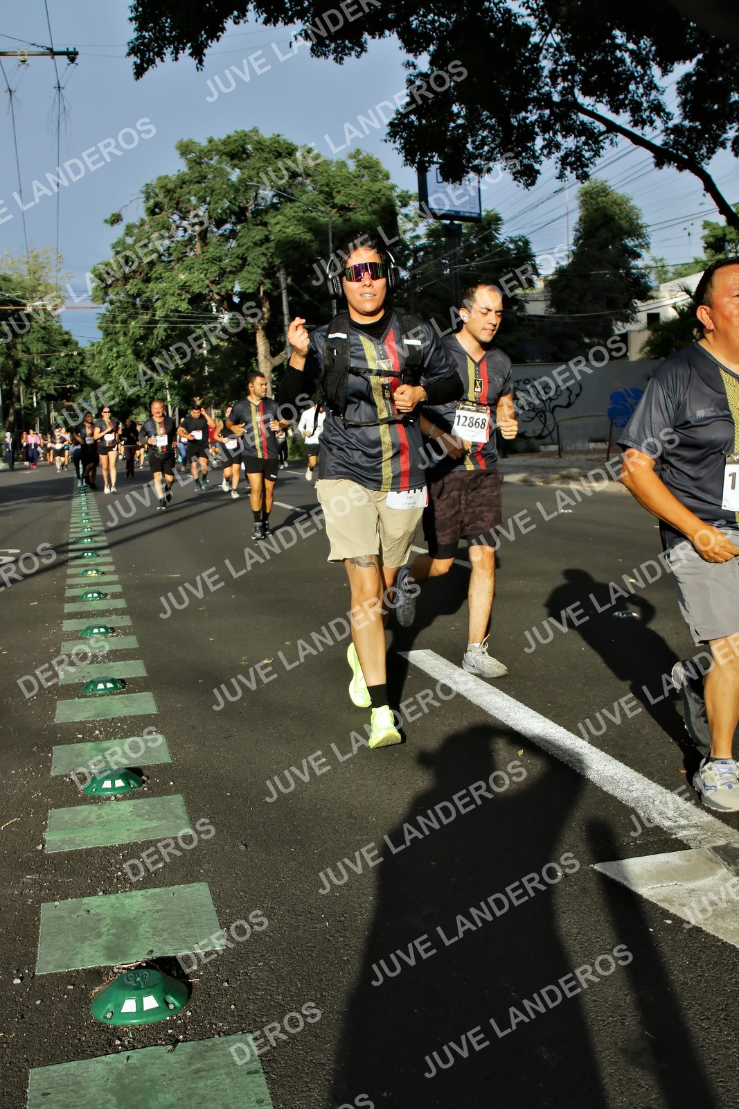 Foto de la X Carrera Leones Negros Red Cola 2026 en Rectoría General de la UdeG, Av. Juárez 976 (meta en Av. Enrique Díaz de León y Pedro Moreno), Guadalajara a las 07:57 · dorsal 12868