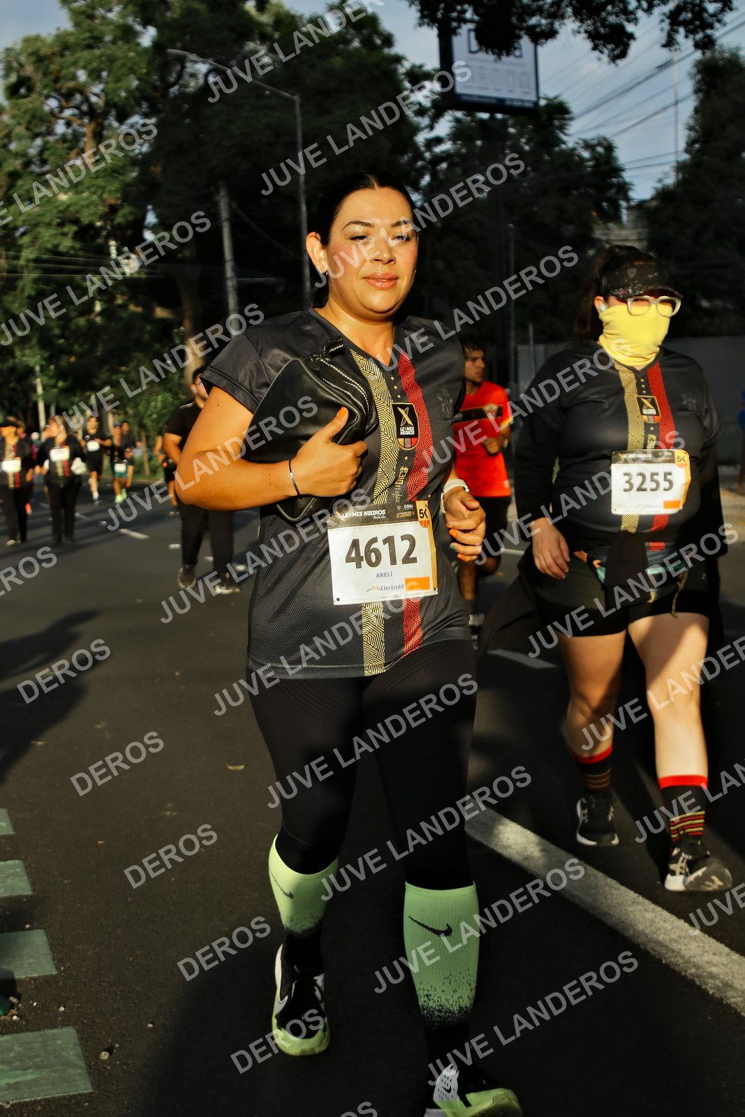 Foto de la X Carrera Leones Negros Red Cola 2026 en Rectoría General de la UdeG, Av. Juárez 976 (meta en Av. Enrique Díaz de León y Pedro Moreno), Guadalajara a las 07:31 · dorsal 4612, 3255
