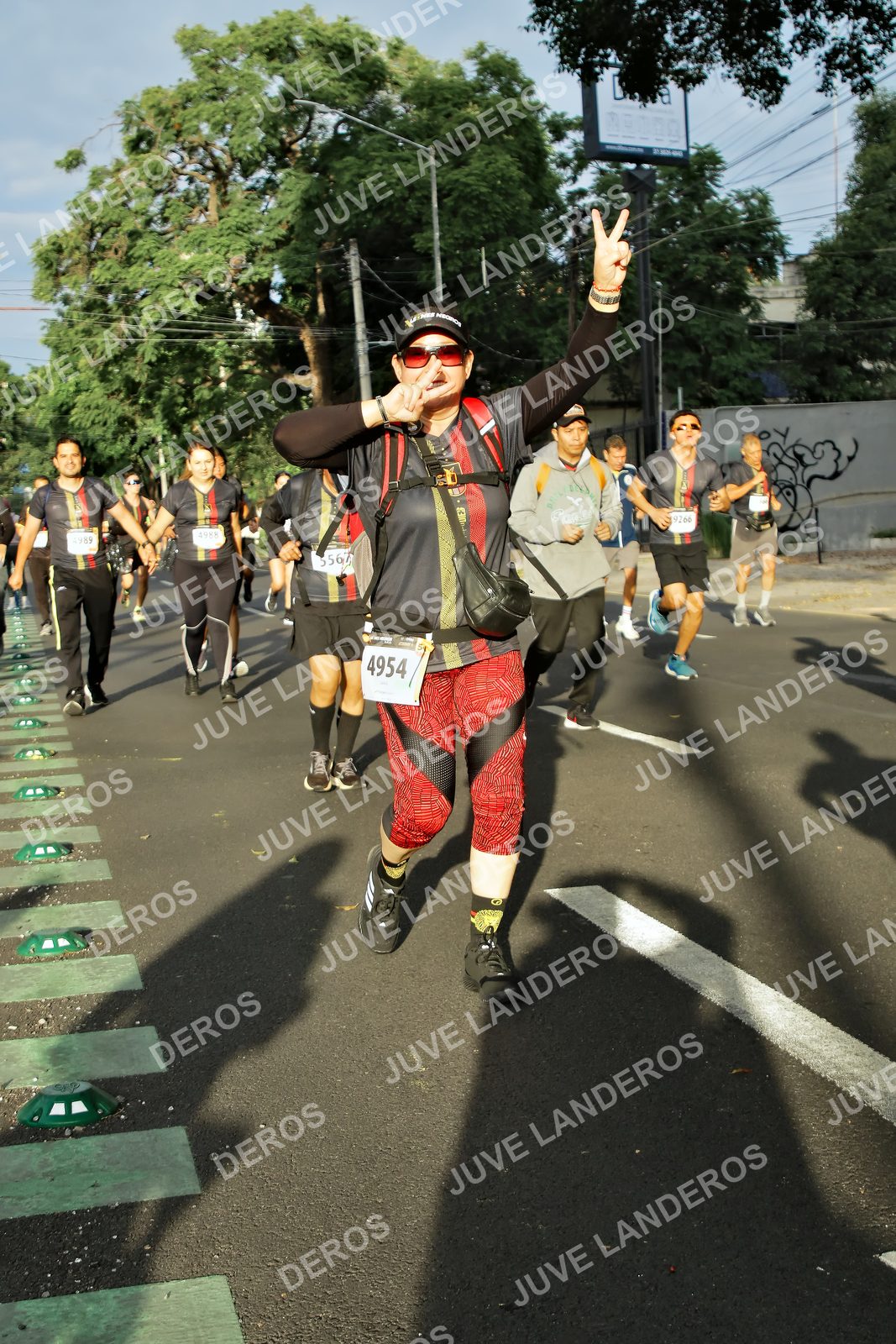 Foto de la X Carrera Leones Negros Red Cola 2026 en Rectoría General de la UdeG, Av. Juárez 976 (meta en Av. Enrique Díaz de León y Pedro Moreno), Guadalajara a las 07:38 · dorsal 4954, 5567