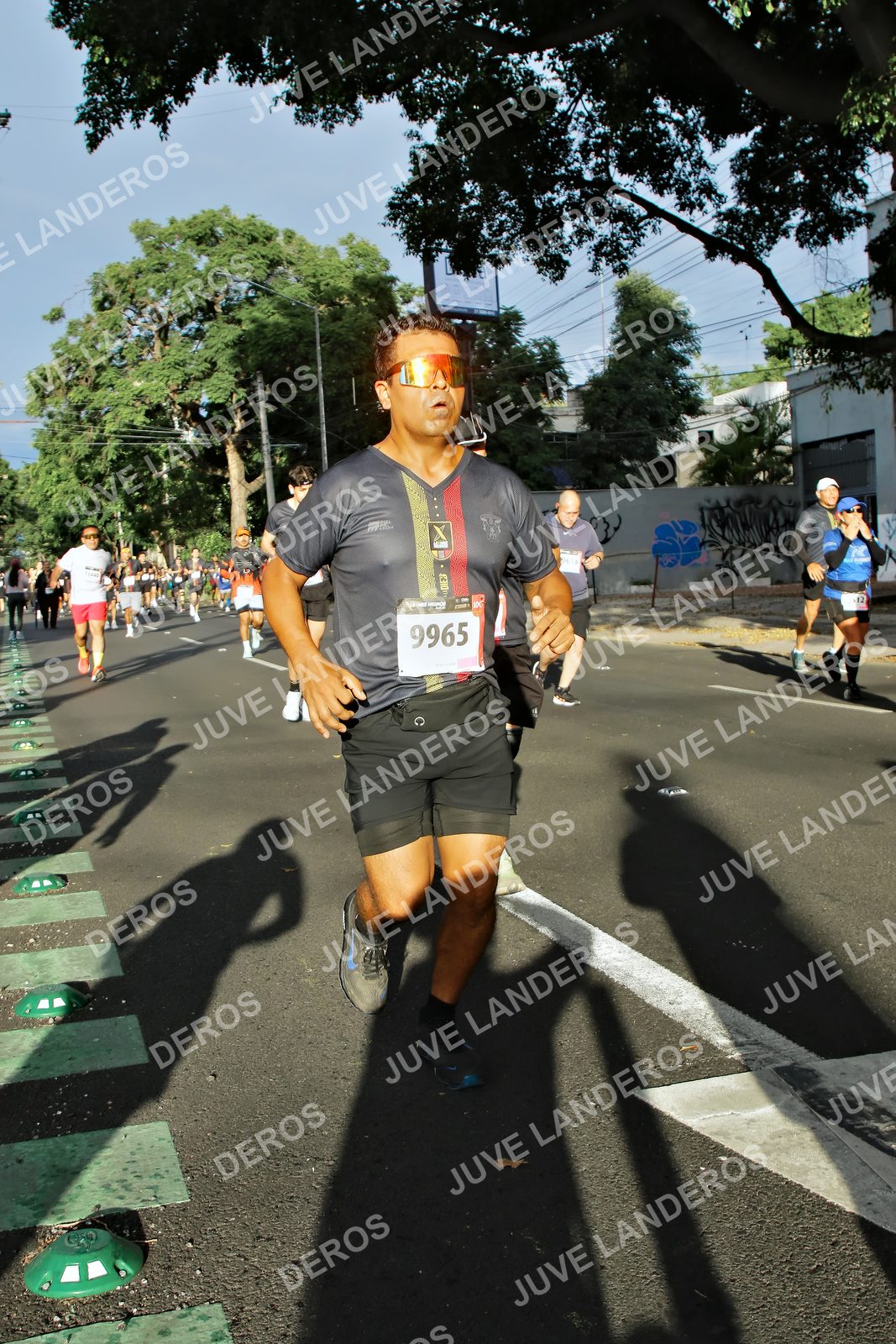 Foto de la X Carrera Leones Negros Red Cola 2026 en Rectoría General de la UdeG, Av. Juárez 976 (meta en Av. Enrique Díaz de León y Pedro Moreno), Guadalajara a las 07:50 · dorsal 9965