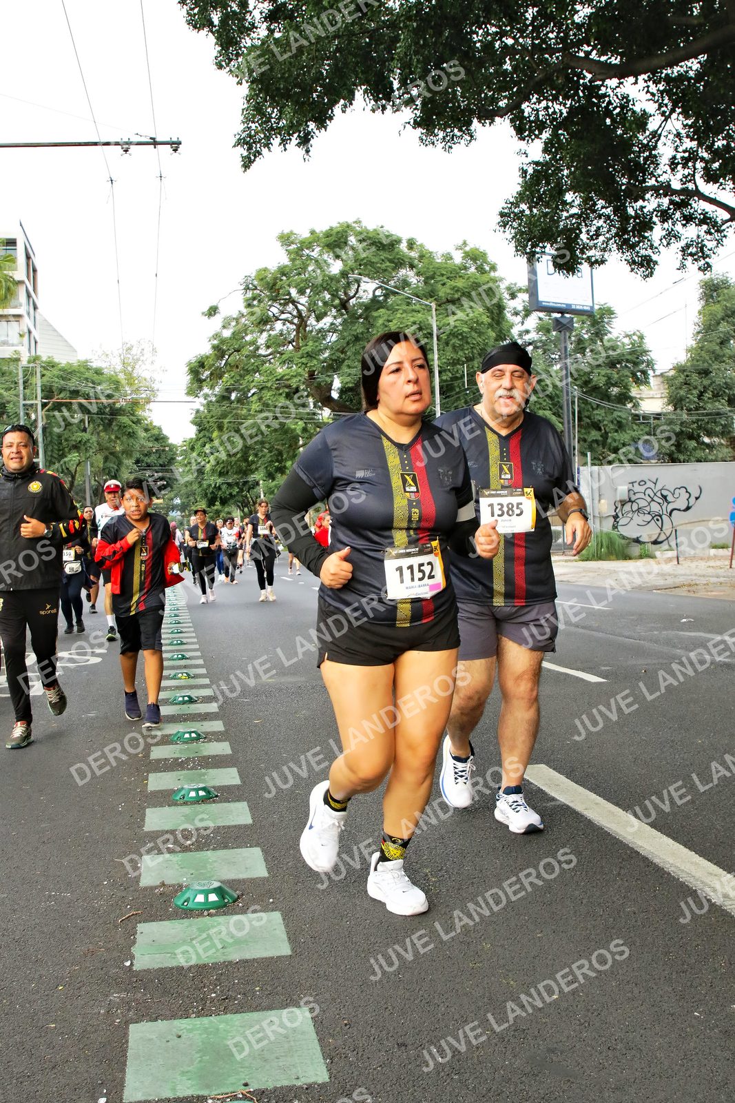 Foto de la X Carrera Leones Negros Red Cola 2026 en Rectoría General de la UdeG, Av. Juárez 976 (meta en Av. Enrique Díaz de León y Pedro Moreno), Guadalajara a las 07:19 · dorsal 1152, 1385