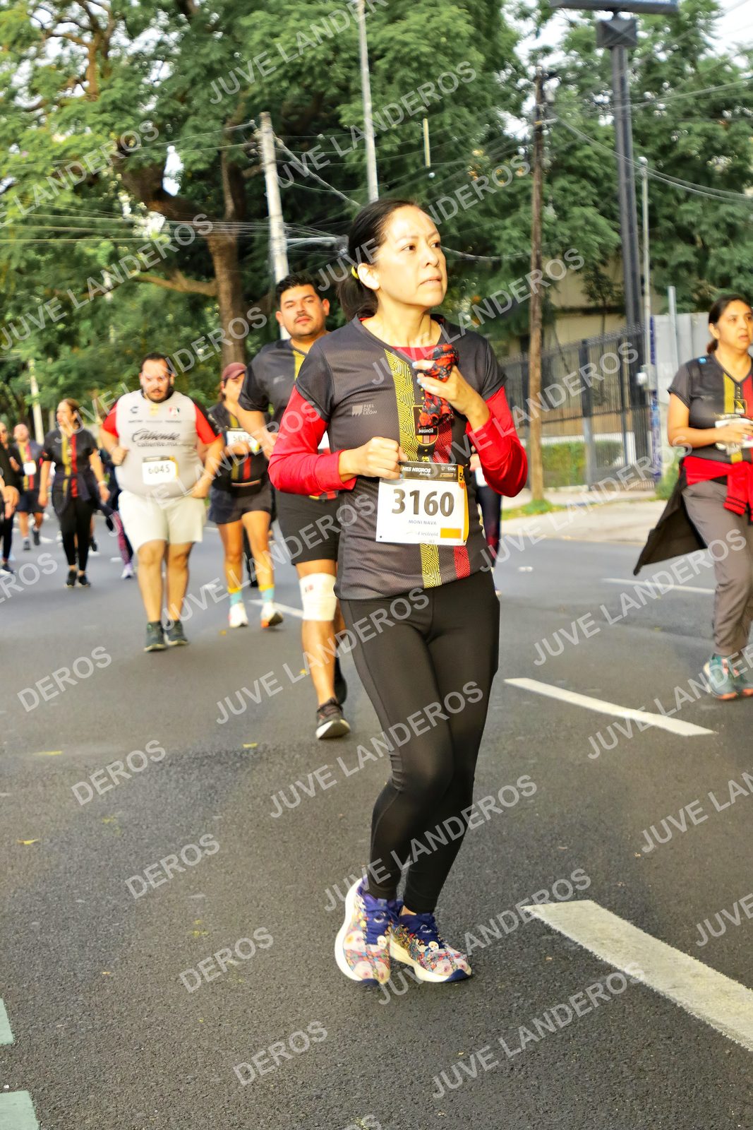 Foto de la X Carrera Leones Negros Red Cola 2026 en Rectoría General de la UdeG, Av. Juárez 976 (meta en Av. Enrique Díaz de León y Pedro Moreno), Guadalajara a las 07:22 · dorsal 3160, 6045
