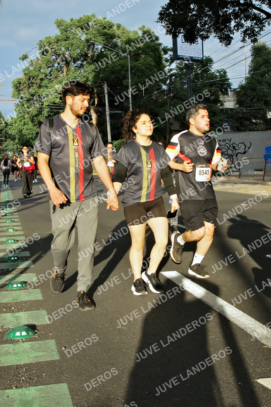 Foto de la X Carrera Leones Negros Red Cola 2026 en Rectoría General de la UdeG, Av. Juárez 976 (meta en Av. Enrique Díaz de León y Pedro Moreno), Guadalajara a las 07:41 · dorsal 8541