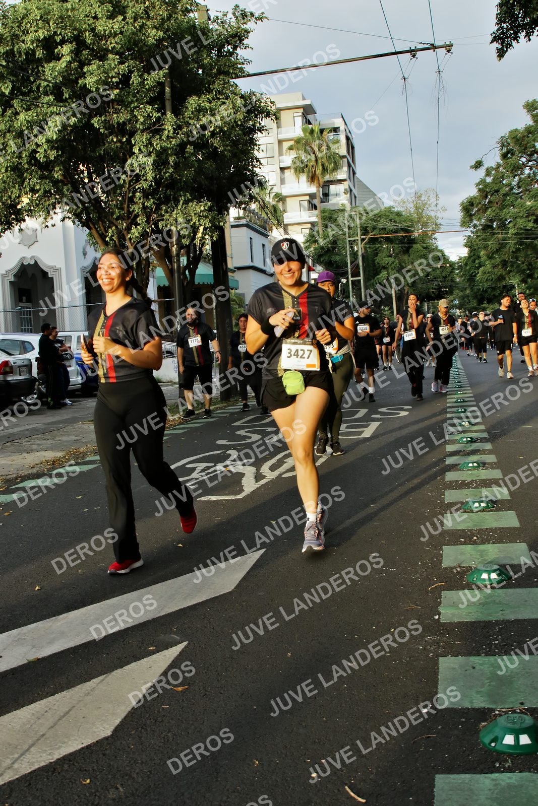Foto de la X Carrera Leones Negros Red Cola 2026 en Rectoría General de la UdeG, Av. Juárez 976 (meta en Av. Enrique Díaz de León y Pedro Moreno), Guadalajara a las 07:23 · dorsal 3427, 5348