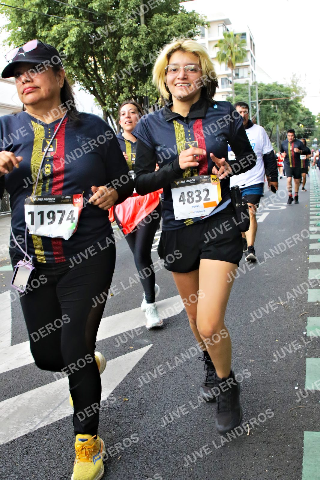 Foto de la X Carrera Leones Negros Red Cola 2026 en Rectoría General de la UdeG, Av. Juárez 976 (meta en Av. Enrique Díaz de León y Pedro Moreno), Guadalajara a las 07:14 · dorsal 4832, 11974