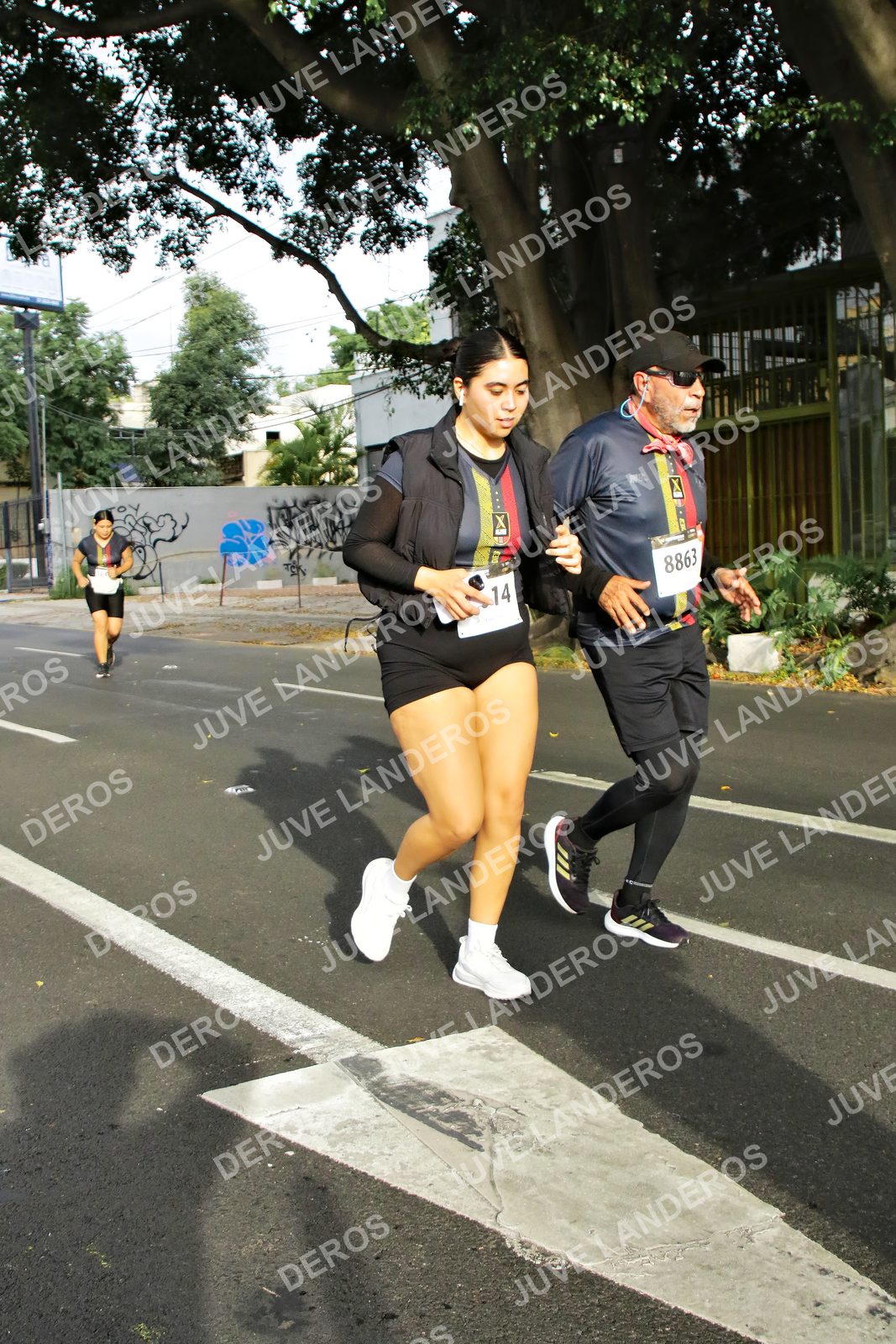 Foto de la X Carrera Leones Negros Red Cola 2026 en Rectoría General de la UdeG, Av. Juárez 976 (meta en Av. Enrique Díaz de León y Pedro Moreno), Guadalajara a las 08:11 · dorsal 8863, 14
