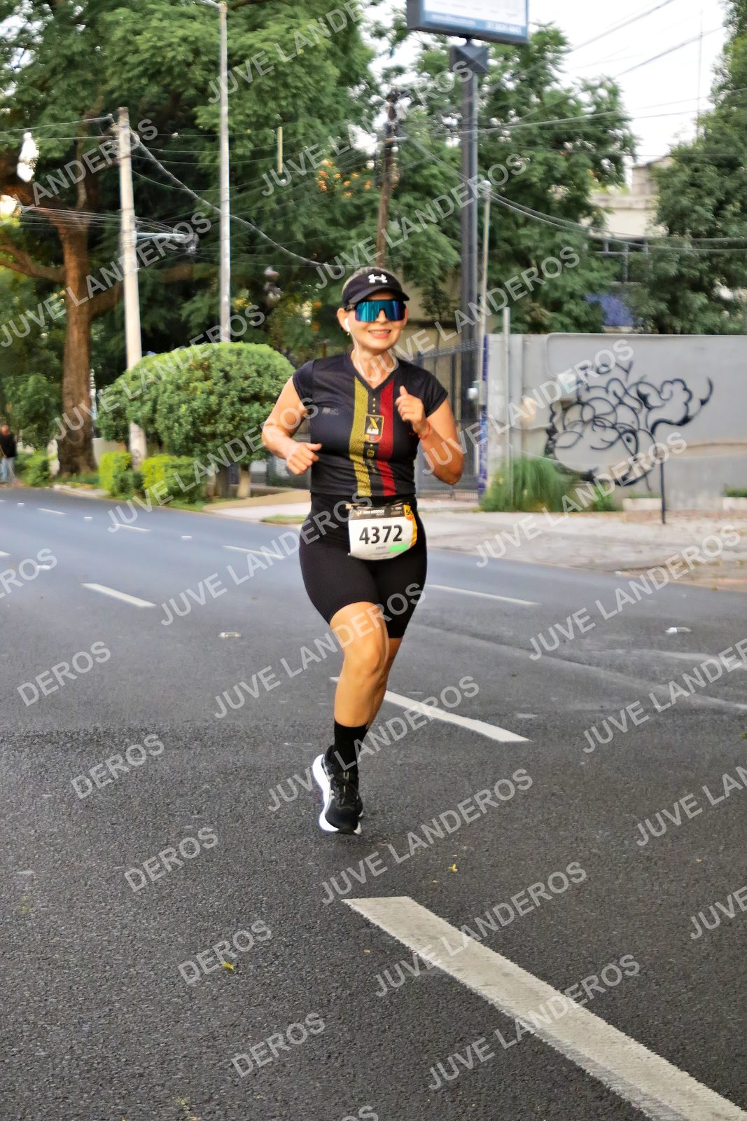 Foto de la X Carrera Leones Negros Red Cola 2026 en Rectoría General de la UdeG, Av. Juárez 976 (meta en Av. Enrique Díaz de León y Pedro Moreno), Guadalajara a las 04:59 · dorsal 4372