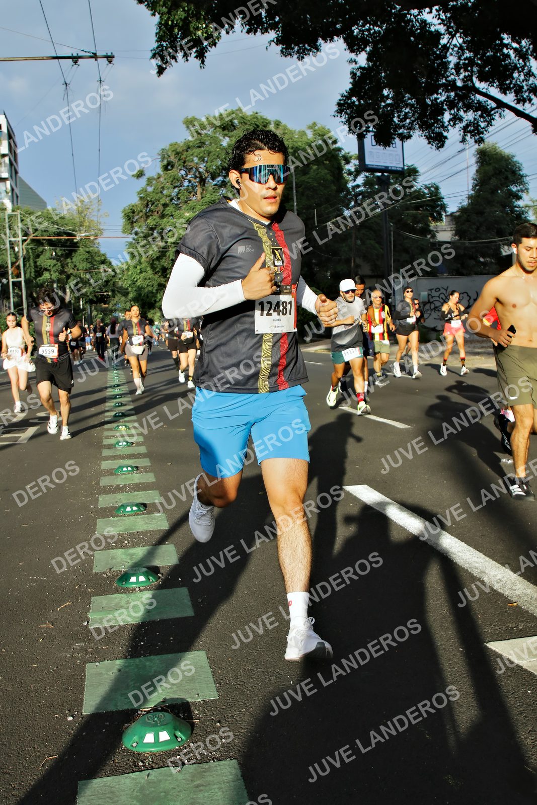 Foto de la X Carrera Leones Negros Red Cola 2026 en Rectoría General de la UdeG, Av. Juárez 976 (meta en Av. Enrique Díaz de León y Pedro Moreno), Guadalajara a las 07:44 · dorsal 12481, 9559