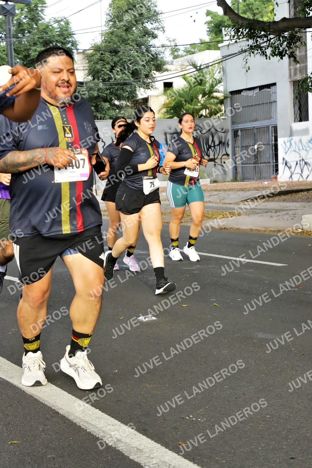 Foto de la X Carrera Leones Negros Red Cola 2026 en Rectoría General de la UdeG, Av. Juárez 976 (meta en Av. Enrique Díaz de León y Pedro Moreno), Guadalajara a las 08:07 · dorsal 407, 65