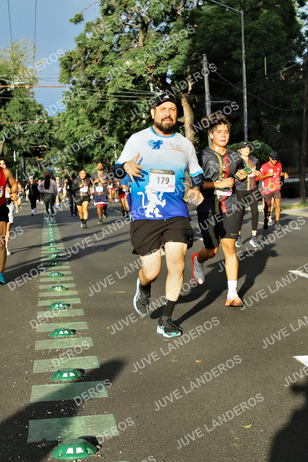 Foto de la X Carrera Leones Negros Red Cola 2026 en Rectoría General de la UdeG, Av. Juárez 976 (meta en Av. Enrique Díaz de León y Pedro Moreno), Guadalajara a las 07:43 · dorsal 179