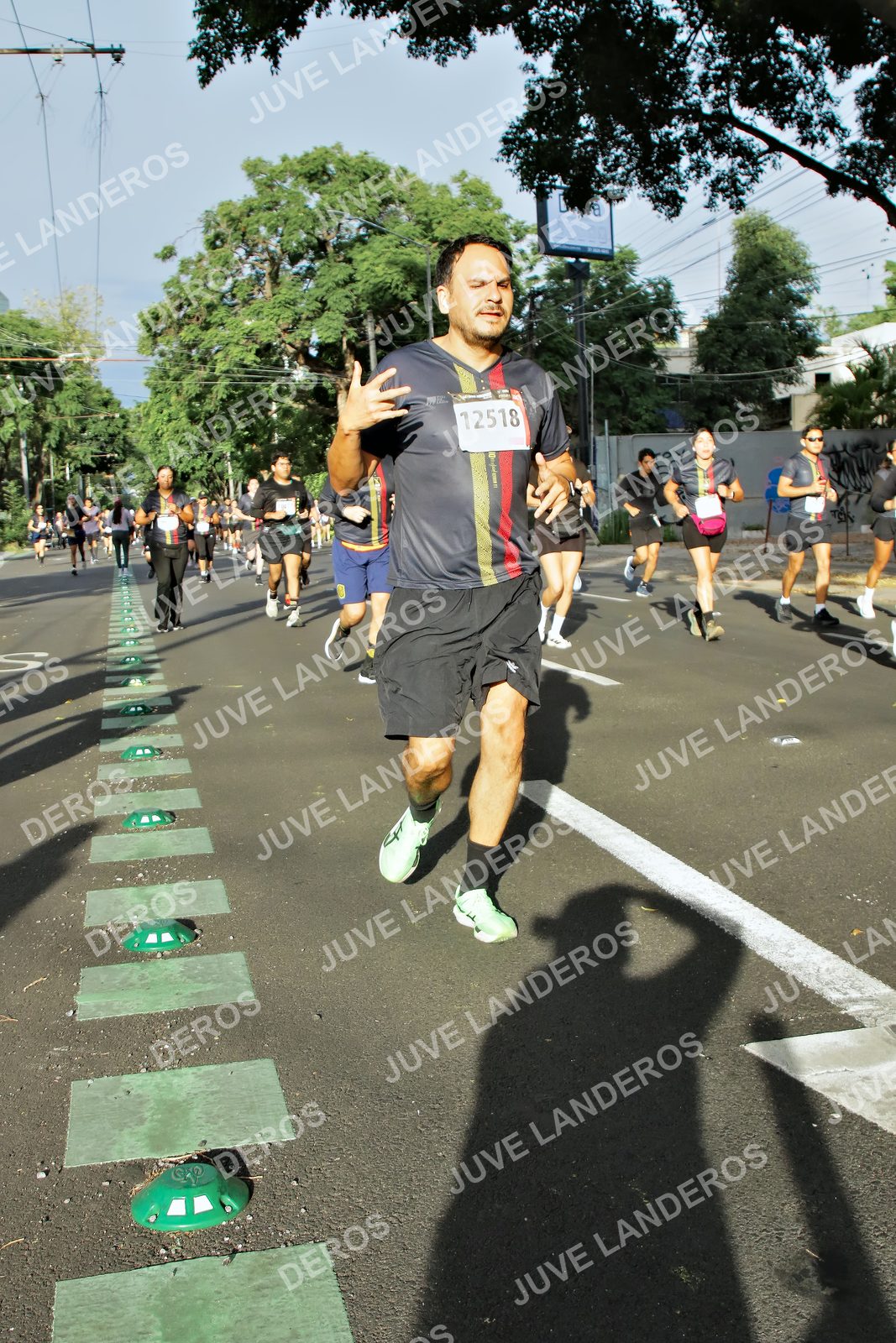 Foto de la X Carrera Leones Negros Red Cola 2026 en Rectoría General de la UdeG, Av. Juárez 976 (meta en Av. Enrique Díaz de León y Pedro Moreno), Guadalajara a las 07:59 · dorsal 12518