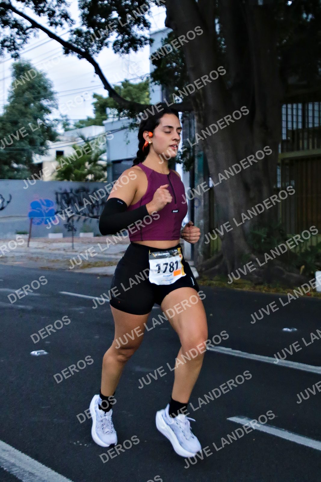 Foto de la X Carrera Leones Negros Red Cola 2026 en Rectoría General de la UdeG, Av. Juárez 976 (meta en Av. Enrique Díaz de León y Pedro Moreno), Guadalajara a las 04:54 · dorsal 1781