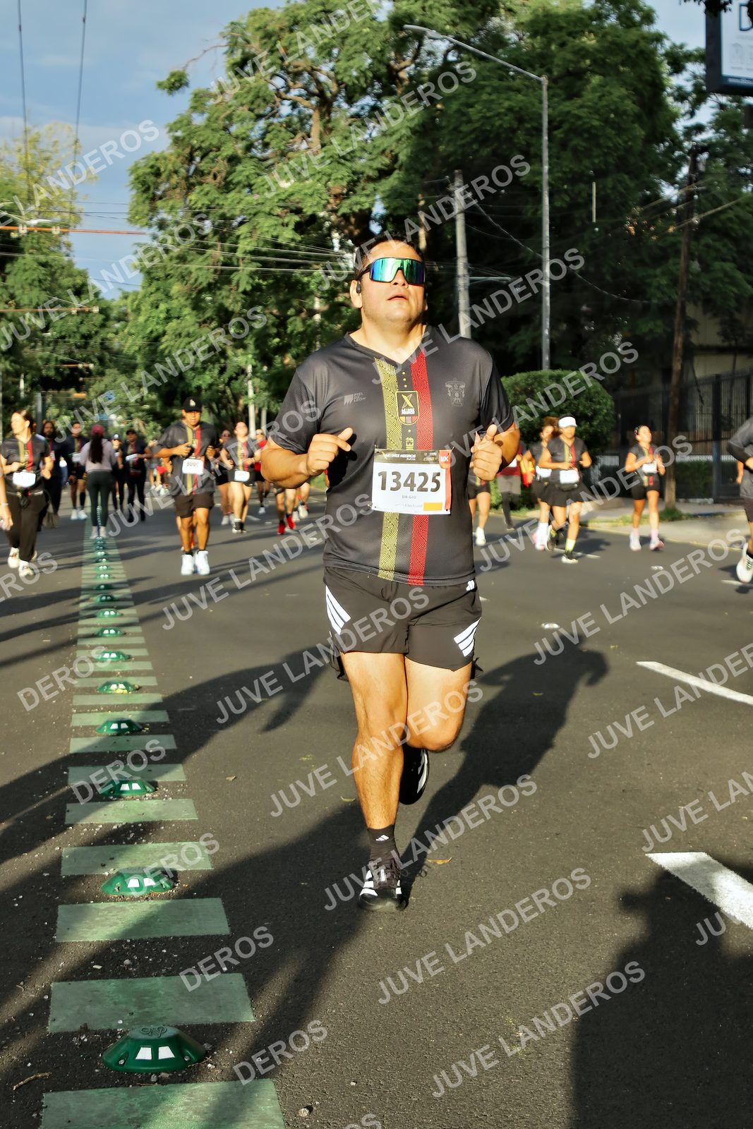 Foto de la X Carrera Leones Negros Red Cola 2026 en Rectoría General de la UdeG, Av. Juárez 976 (meta en Av. Enrique Díaz de León y Pedro Moreno), Guadalajara a las 07:40 · dorsal 13425