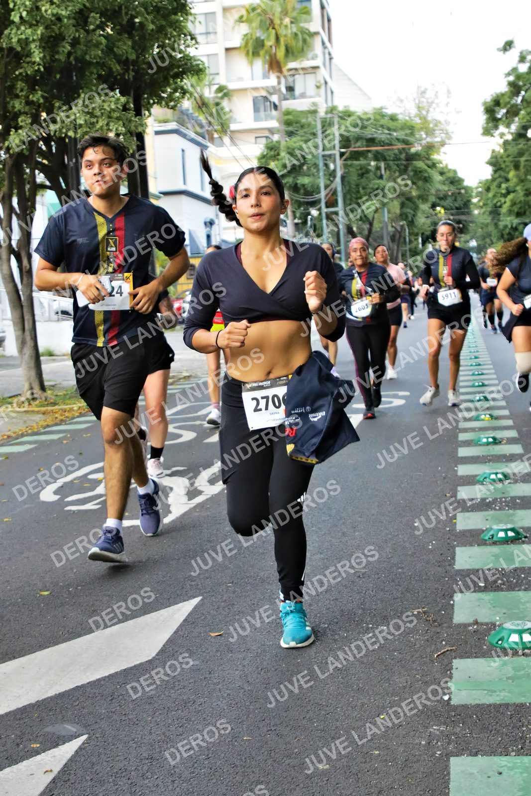 Foto de la X Carrera Leones Negros Red Cola 2026 en Rectoría General de la UdeG, Av. Juárez 976 (meta en Av. Enrique Díaz de León y Pedro Moreno), Guadalajara a las 05:12 · dorsal 270, 5911, 24