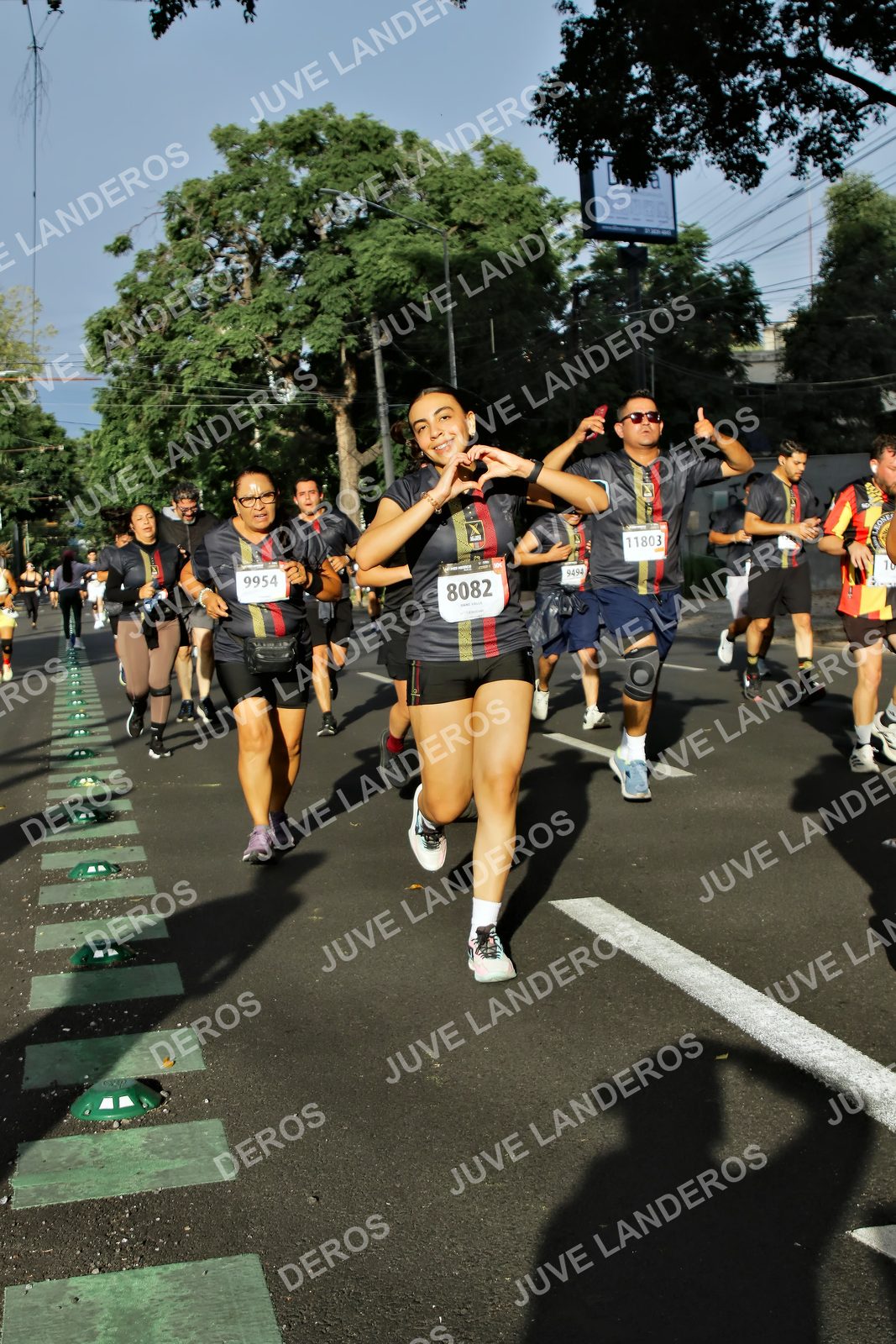 Foto de la X Carrera Leones Negros Red Cola 2026 en Rectoría General de la UdeG, Av. Juárez 976 (meta en Av. Enrique Díaz de León y Pedro Moreno), Guadalajara a las 08:00 · dorsal 8082, 9954, 11803, 9494