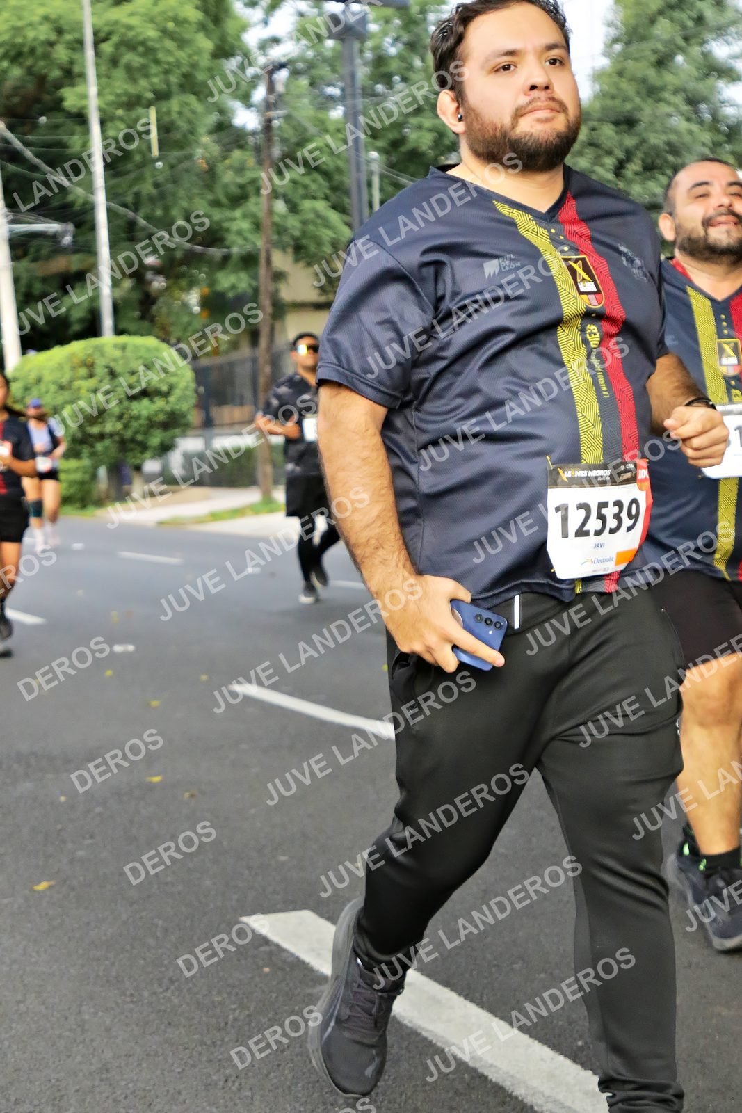 Foto de la X Carrera Leones Negros Red Cola 2026 en Rectoría General de la UdeG, Av. Juárez 976 (meta en Av. Enrique Díaz de León y Pedro Moreno), Guadalajara a las 08:16 · dorsal 12539