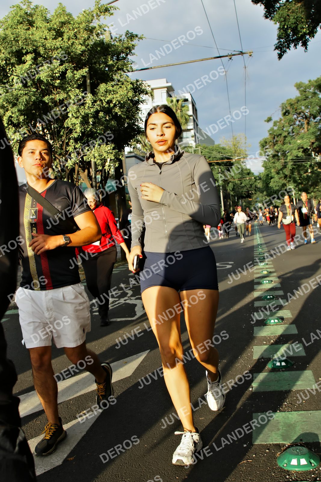 Foto de la X Carrera Leones Negros Red Cola 2026 en Rectoría General de la UdeG, Av. Juárez 976 (meta en Av. Enrique Díaz de León y Pedro Moreno), Guadalajara a las 07:29