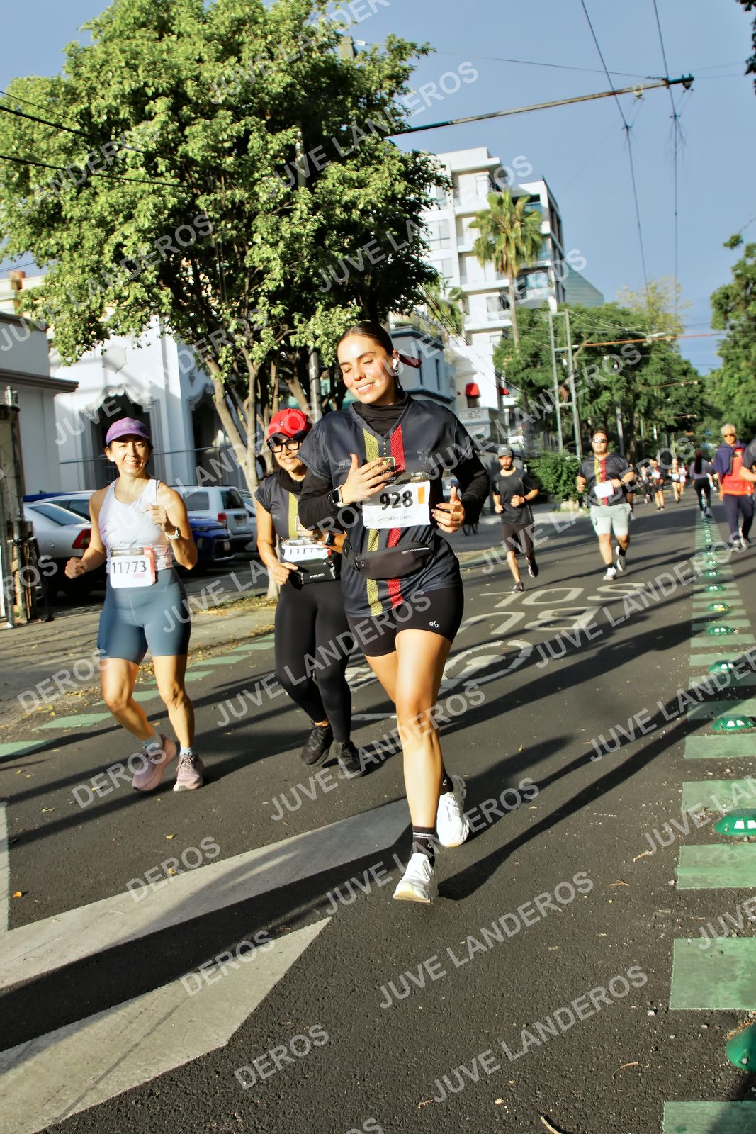 Foto de la X Carrera Leones Negros Red Cola 2026 en Rectoría General de la UdeG, Av. Juárez 976 (meta en Av. Enrique Díaz de León y Pedro Moreno), Guadalajara a las 07:55 · dorsal 928, 11773
