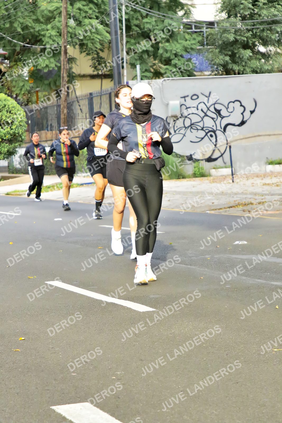 Foto de la X Carrera Leones Negros Red Cola 2026 en Rectoría General de la UdeG, Av. Juárez 976 (meta en Av. Enrique Díaz de León y Pedro Moreno), Guadalajara a las 08:11 · dorsal 12036