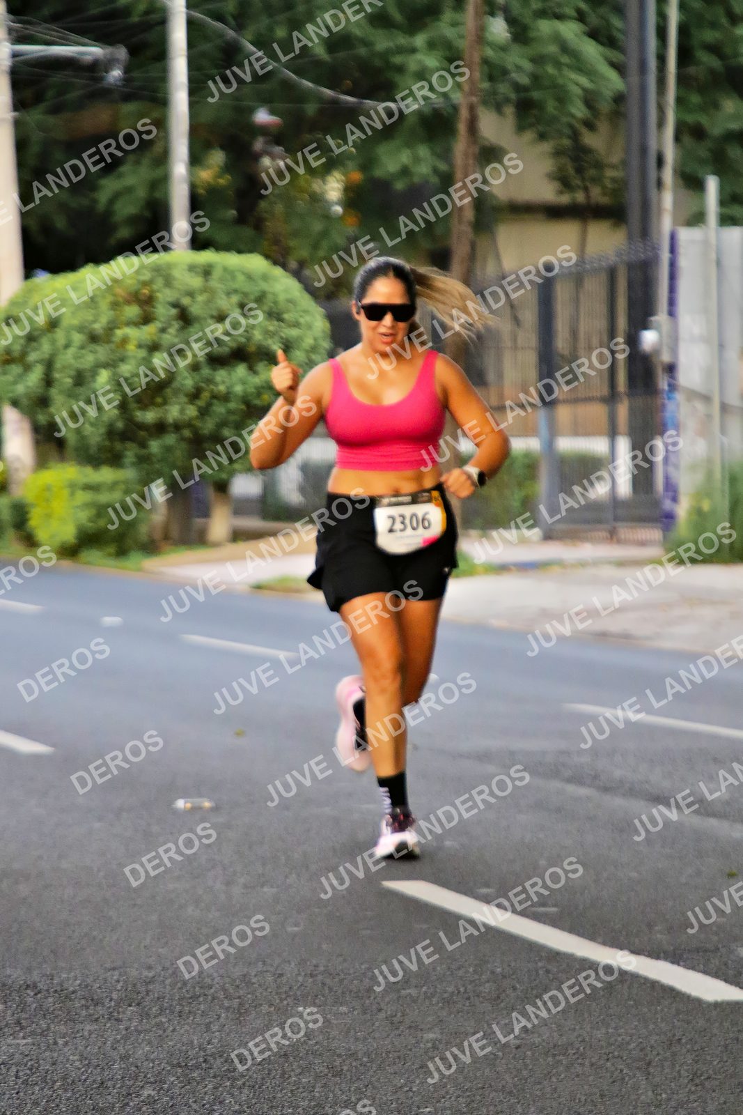 Foto de la X Carrera Leones Negros Red Cola 2026 en Rectoría General de la UdeG, Av. Juárez 976 (meta en Av. Enrique Díaz de León y Pedro Moreno), Guadalajara a las 04:59 · dorsal 2306