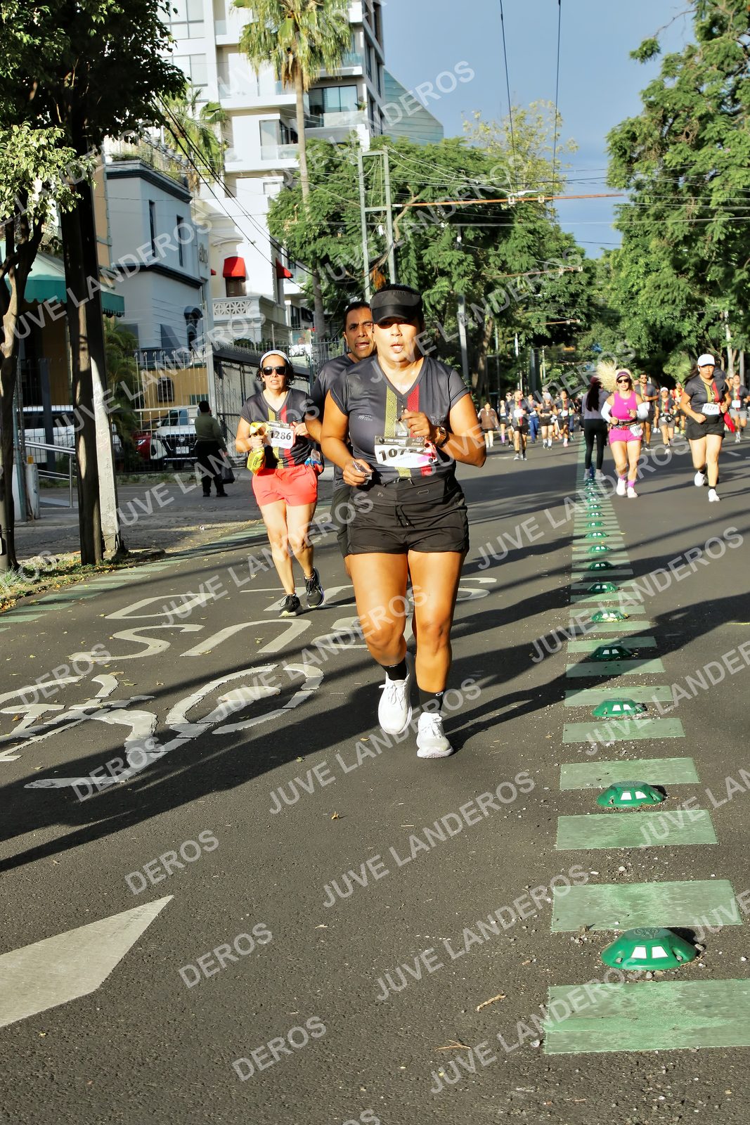 Foto de la X Carrera Leones Negros Red Cola 2026 en Rectoría General de la UdeG, Av. Juárez 976 (meta en Av. Enrique Díaz de León y Pedro Moreno), Guadalajara a las 07:53 · dorsal 1286, 107