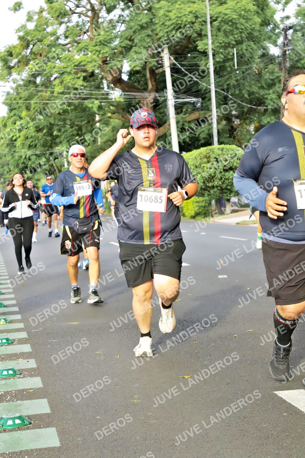Foto de la X Carrera Leones Negros Red Cola 2026 en Rectoría General de la UdeG, Av. Juárez 976 (meta en Av. Enrique Díaz de León y Pedro Moreno), Guadalajara a las 08:06 · dorsal 10685, 10012