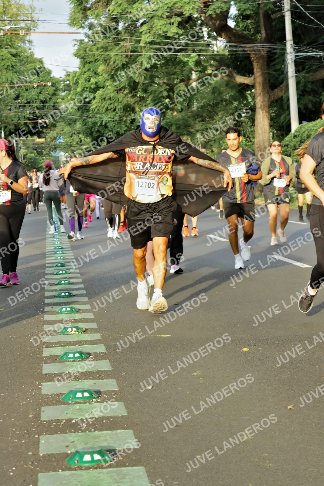 Foto de la X Carrera Leones Negros Red Cola 2026 en Rectoría General de la UdeG, Av. Juárez 976 (meta en Av. Enrique Díaz de León y Pedro Moreno), Guadalajara a las 07:33 · dorsal 12102, 4231