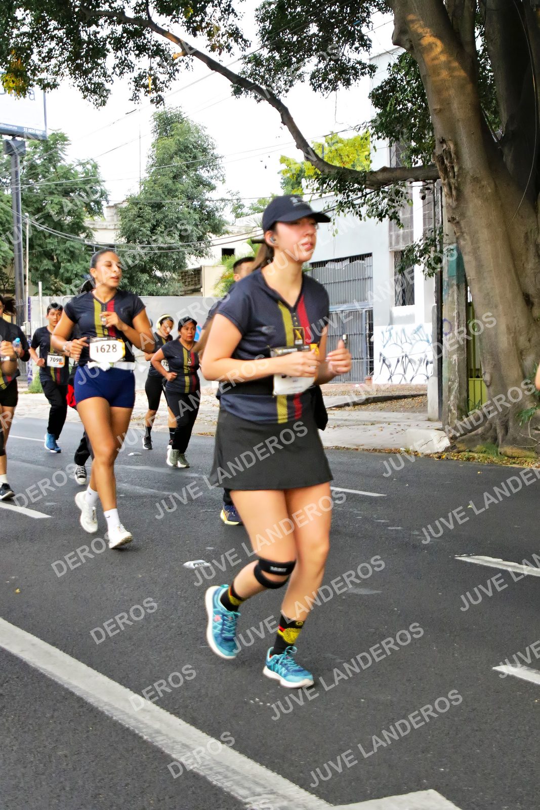 Foto de la X Carrera Leones Negros Red Cola 2026 en Rectoría General de la UdeG, Av. Juárez 976 (meta en Av. Enrique Díaz de León y Pedro Moreno), Guadalajara a las 05:05 · dorsal 1628, 7098